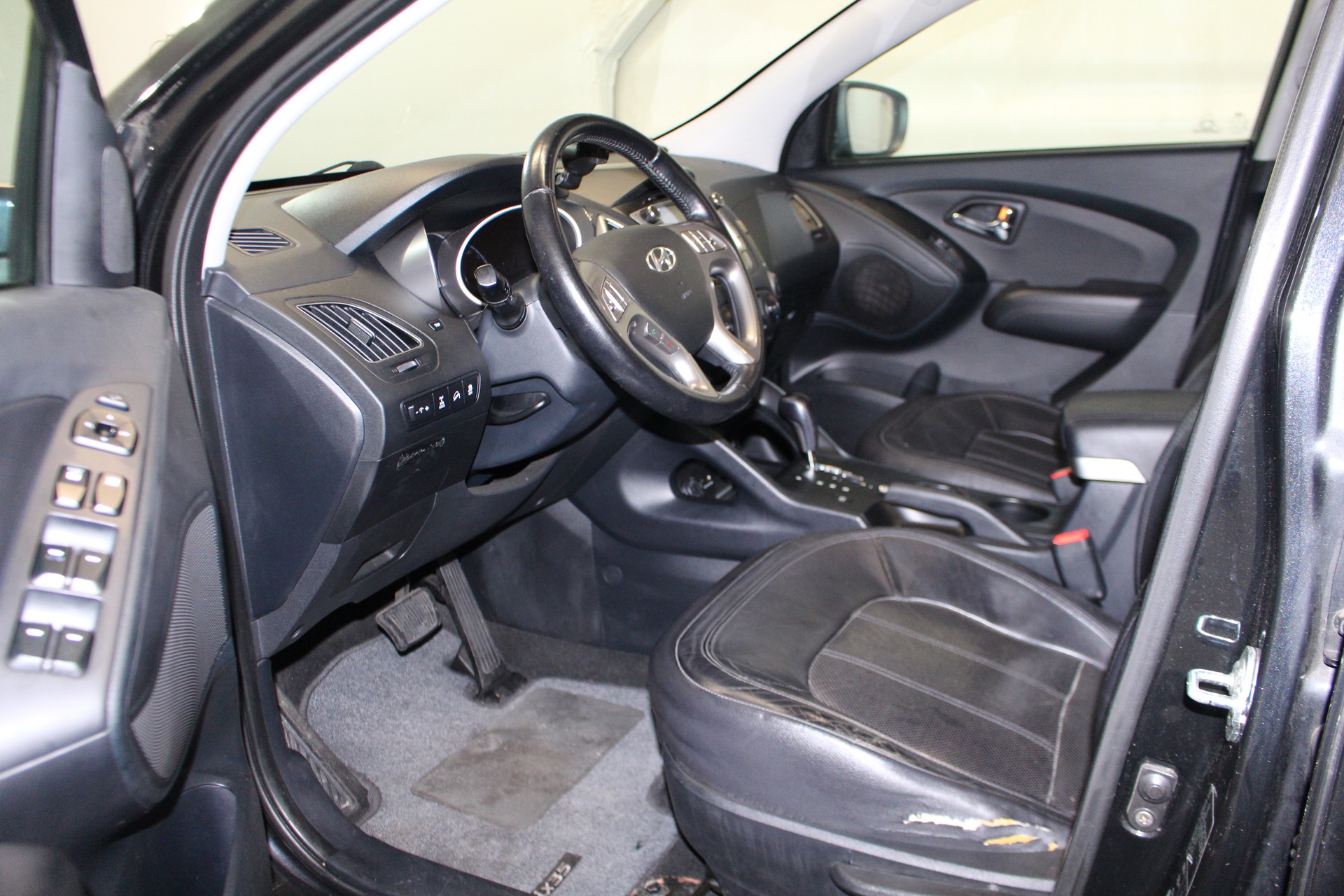 HYUNDAI ix35 2.0 CRDi 184 Premium 4WD-image-6