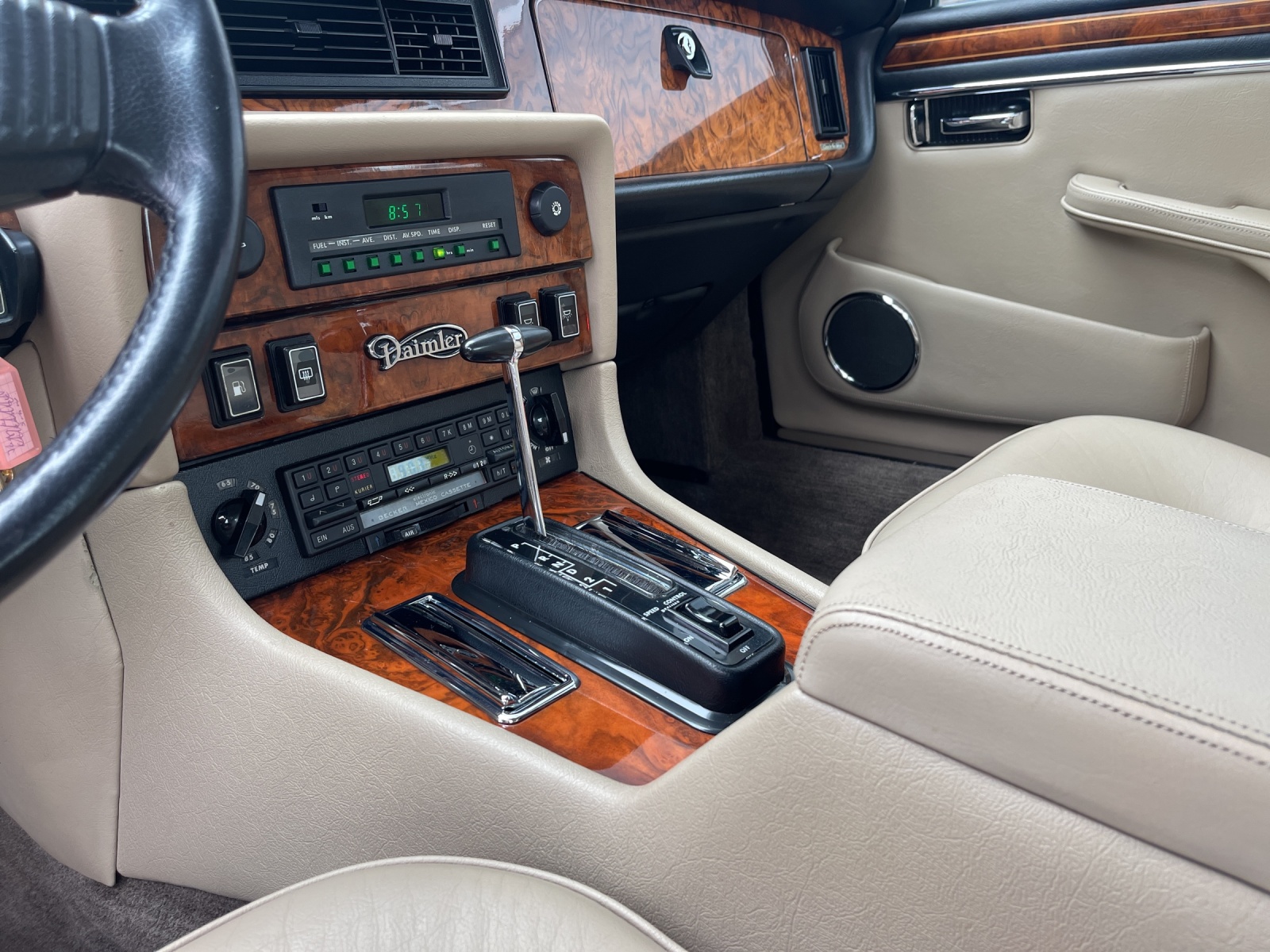 DAIMLER 5.3 Double Six-image-9