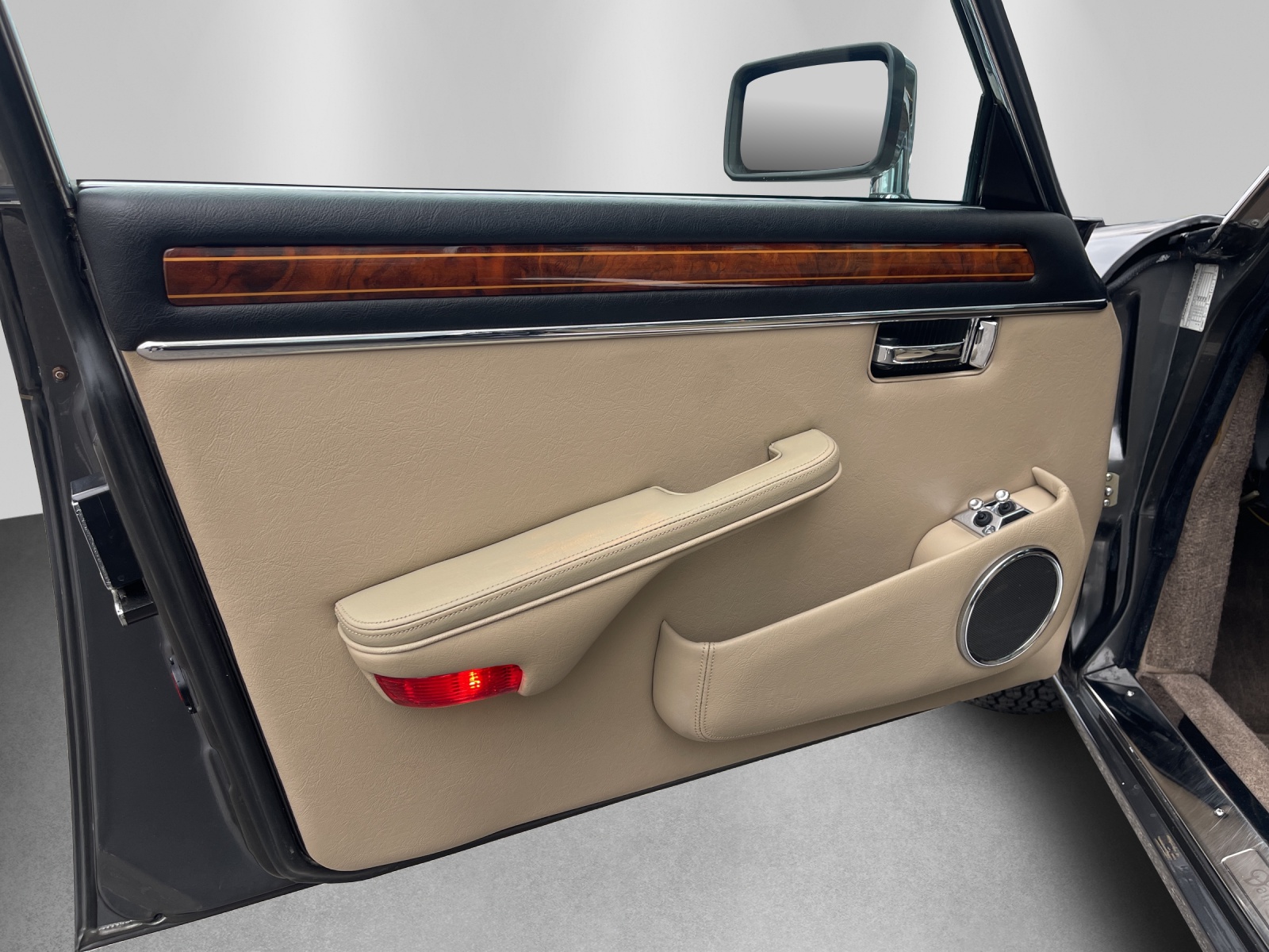 DAIMLER 5.3 Double Six-image-7