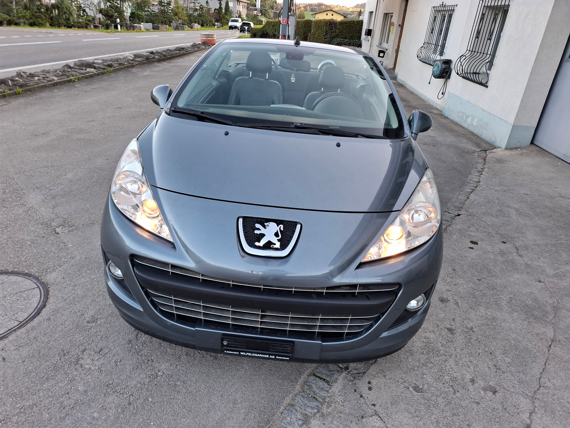 PEUGEOT 207 CC 1.6 16V Turbo Sport-image-2