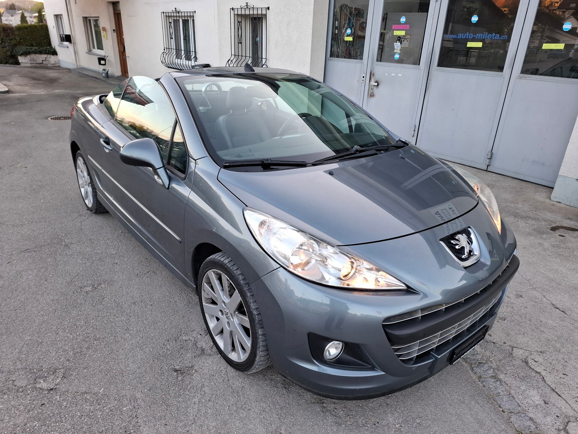 PEUGEOT 207 CC 1.6 16V Turbo Sport-image-1