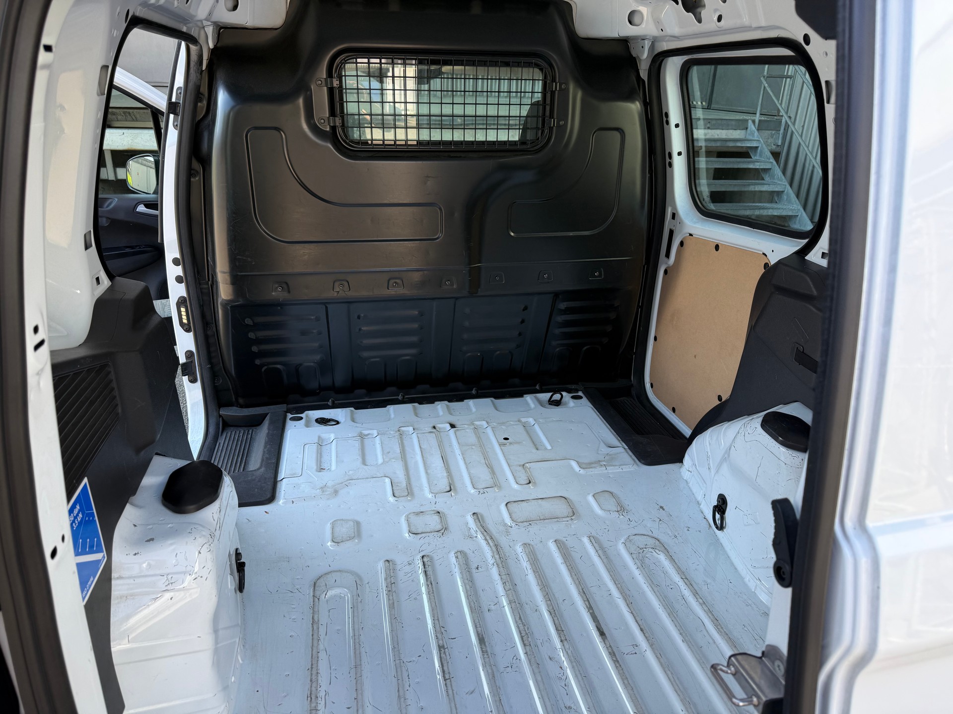 FORD FORD Transit Courier Van 1.0 EcoBoost-image-11