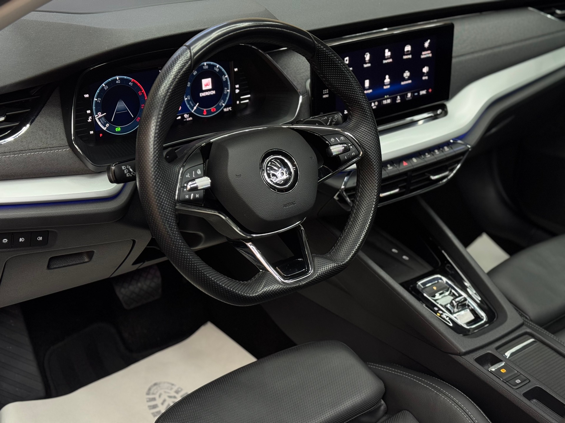 SKODA Octavia Combi 2.0 TDI 150 Style DSG | Panorama | Massagesitze | *ab CHF 199.-/ Monat*-image-10
