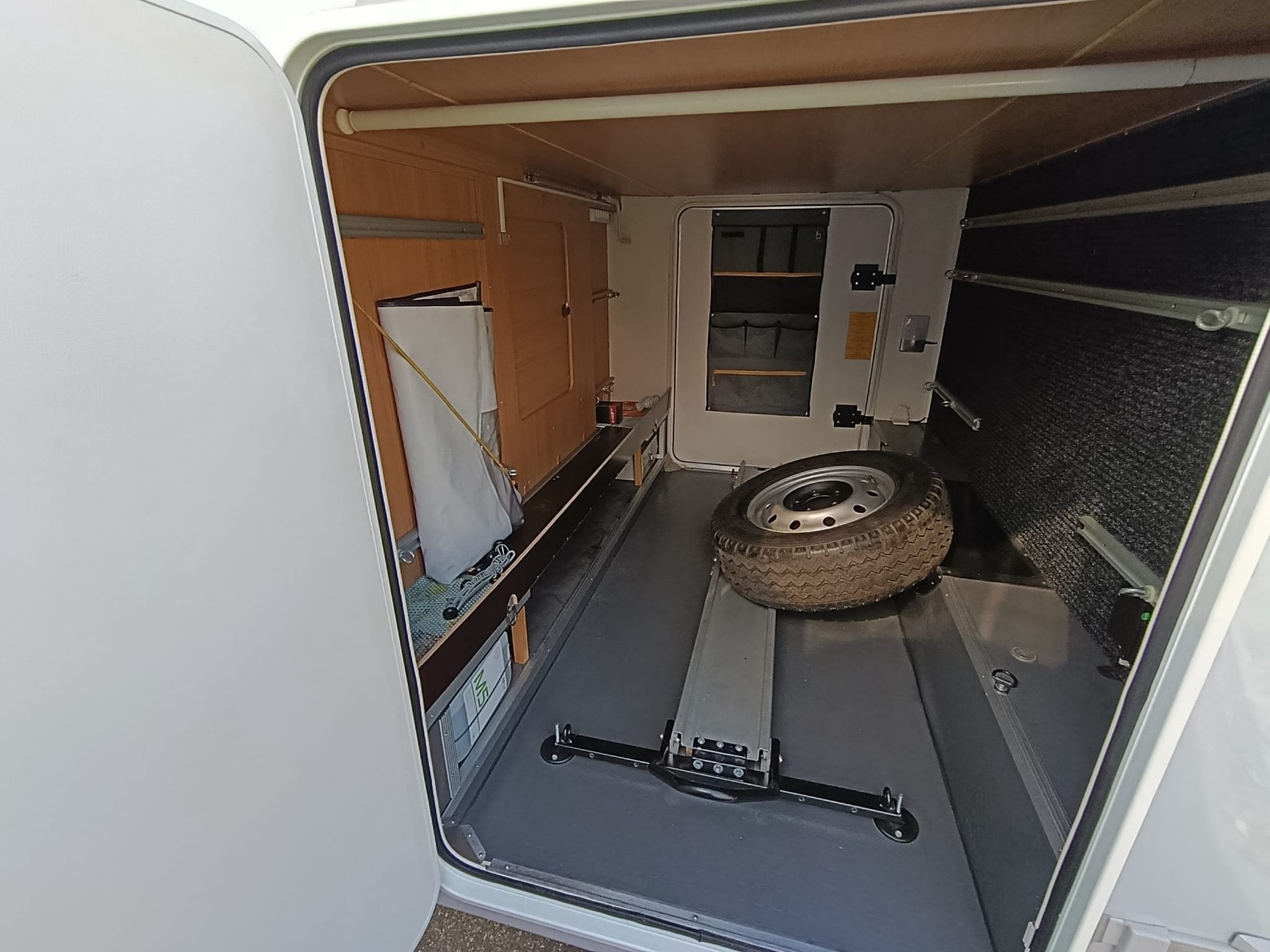 ADRIA Vision ***Maximale Freiheit dank Vollautarkie***Grenzenloses Reisen***Efoy Anlage*Solar*Wechselrichter 4000W*Dieselheizung*-image-14