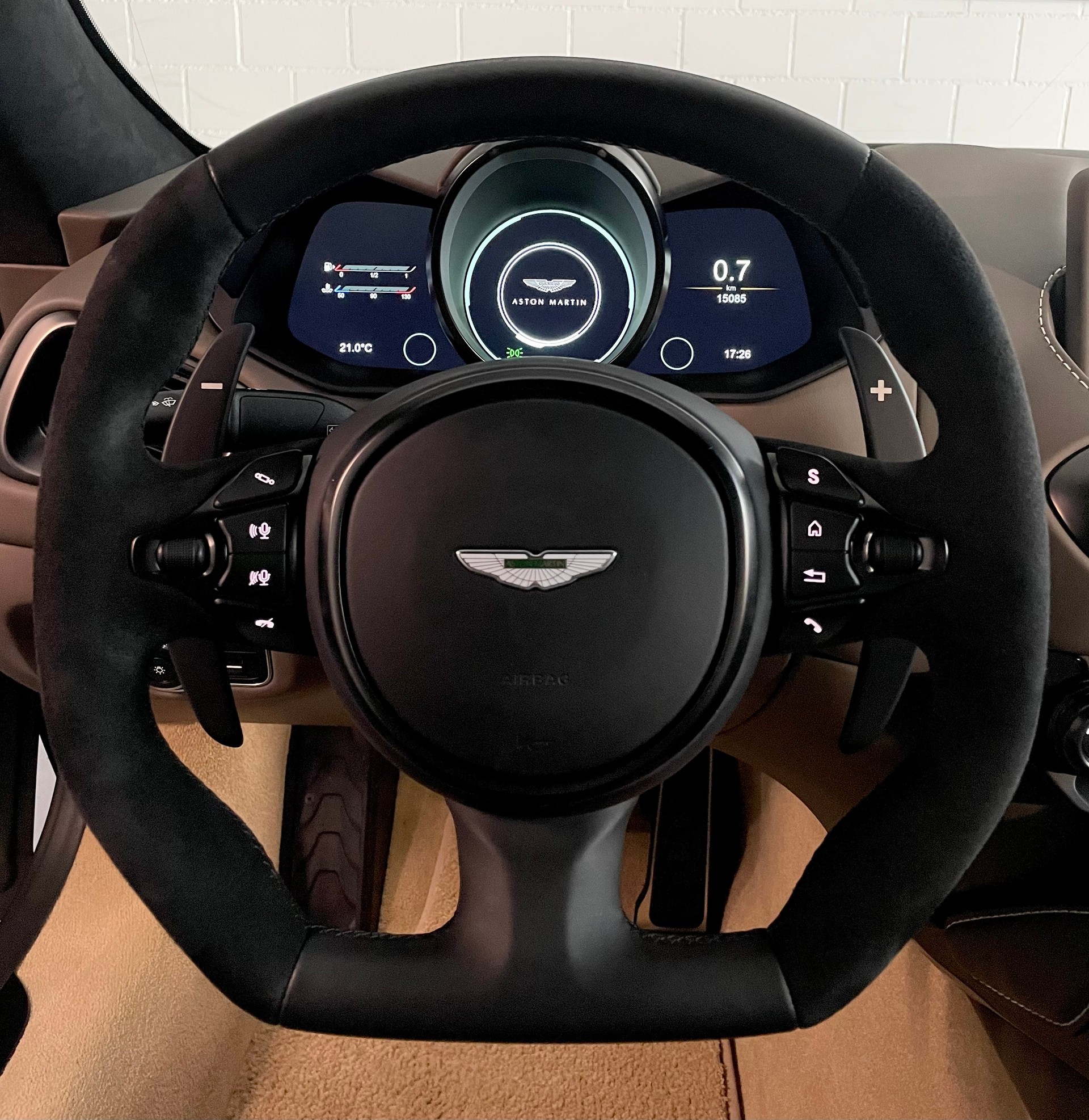 ASTON MARTIN V8 Vantage 4.0 Coupé CH- Fzg. in Q- Sonder-Lack Satin & Carbon Brakes, NP: 225‘000.--image-21