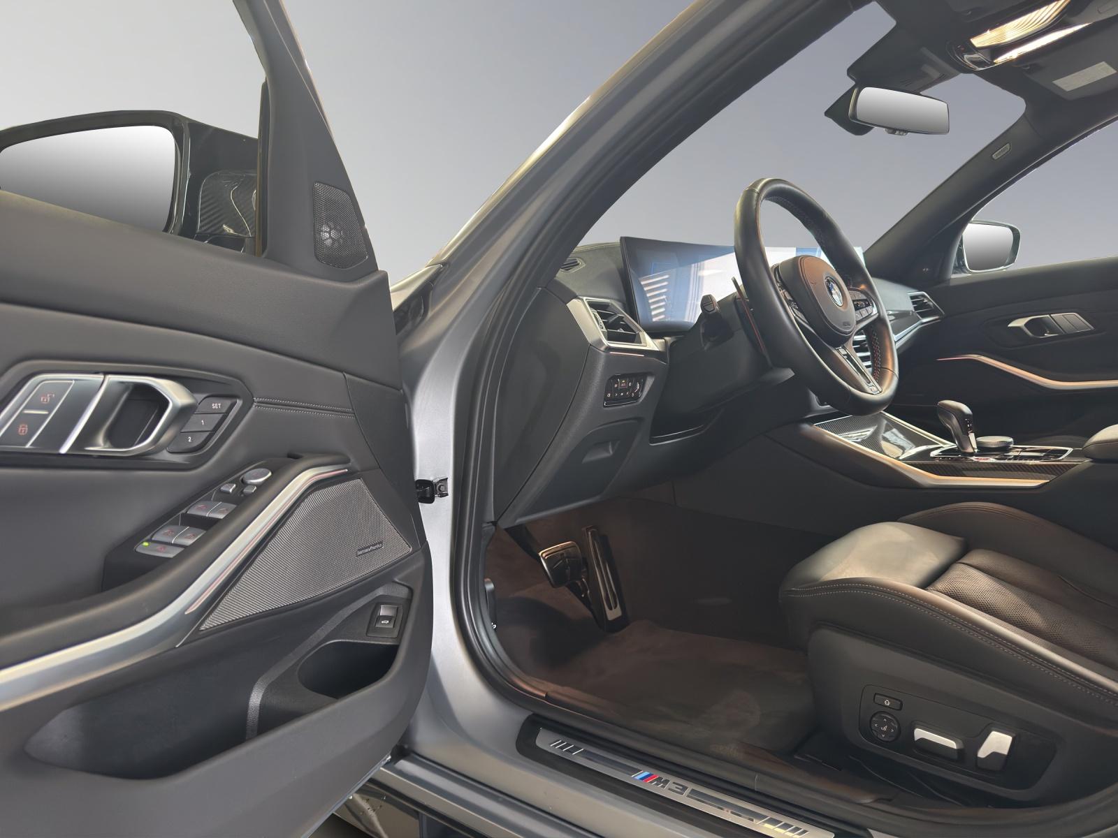 BMW M3 Competition xDrive Touring-image-4