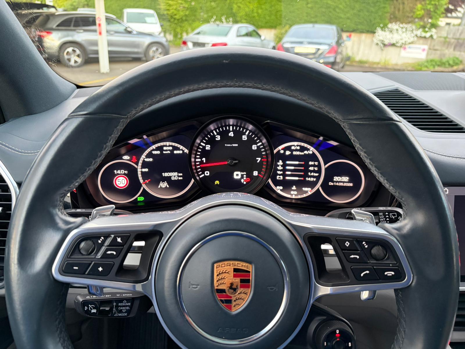 PORSCHE Cayenne-image-15