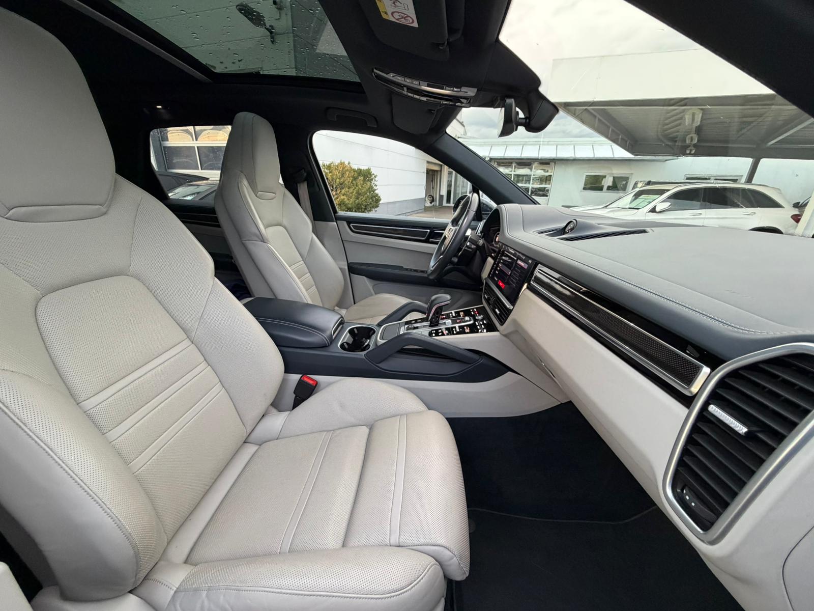 PORSCHE Cayenne-image-11