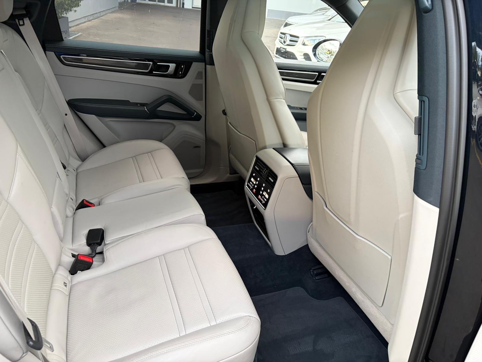 PORSCHE Cayenne-image-12