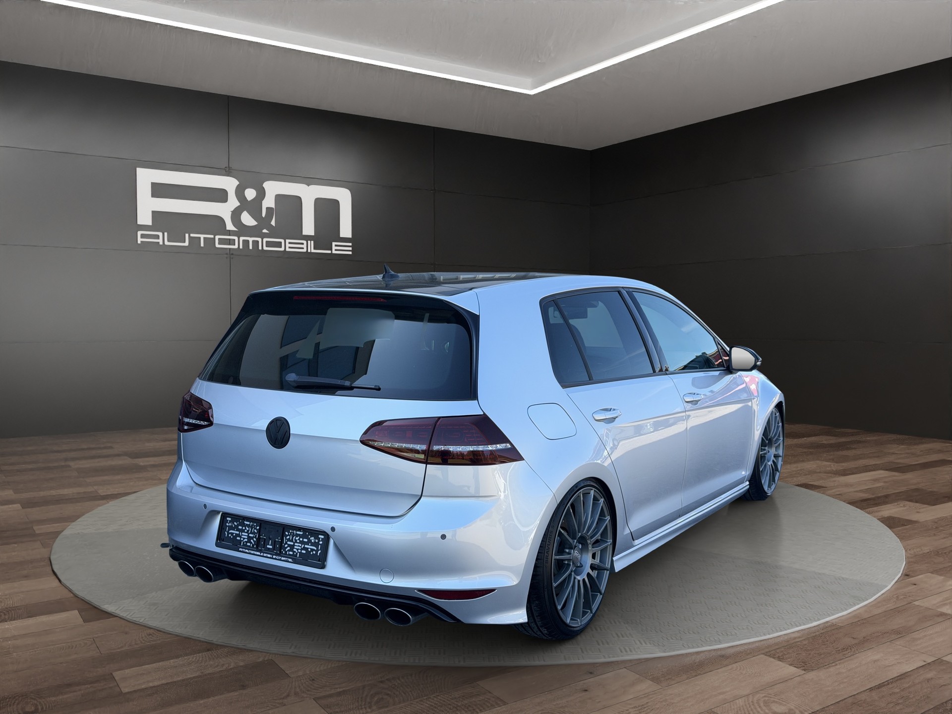 VW Golf 2.0 TSI R 4Motion DSG-showroom-element-3