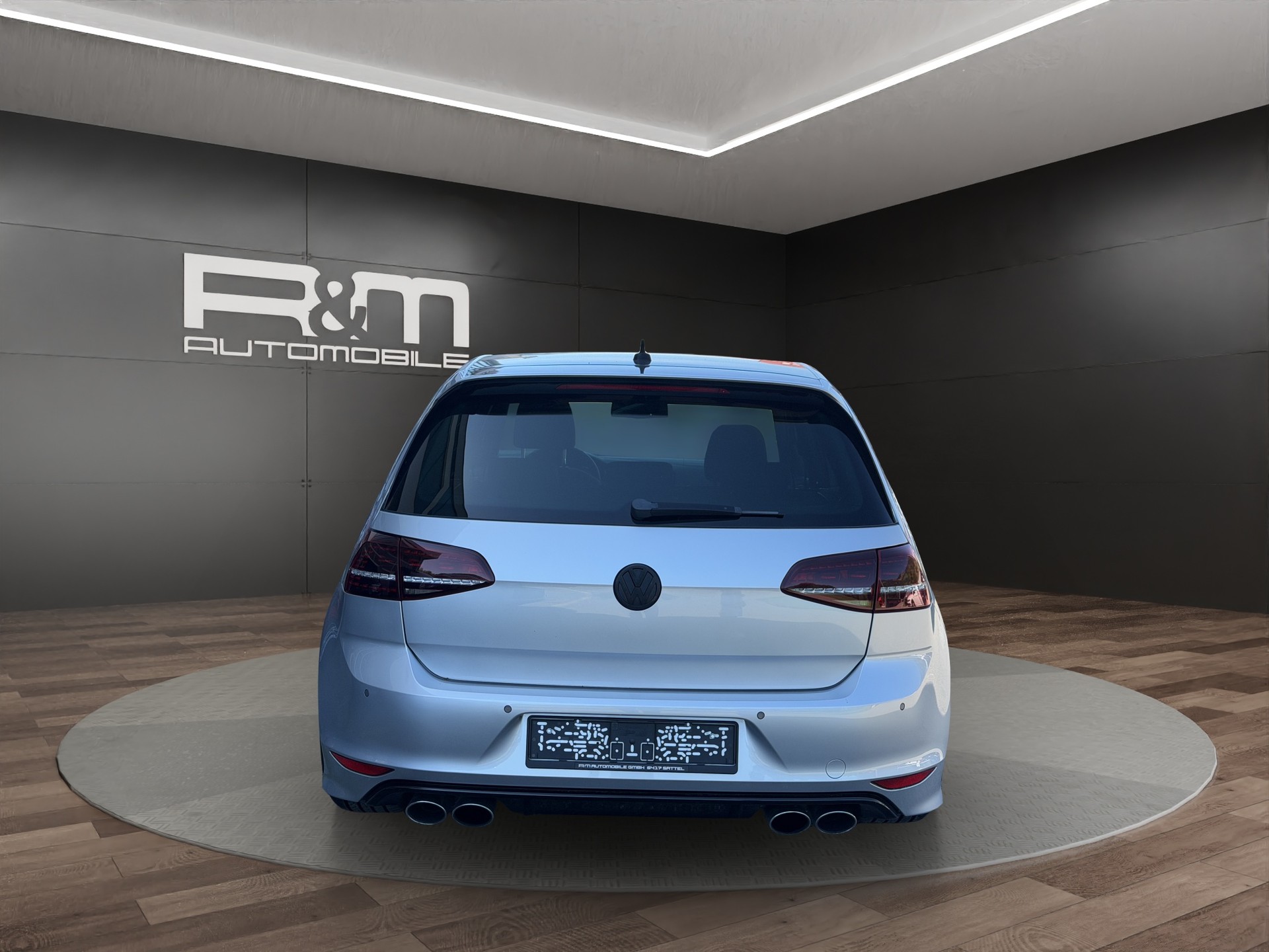 VW Golf 2.0 TSI R 4Motion DSG-image-4