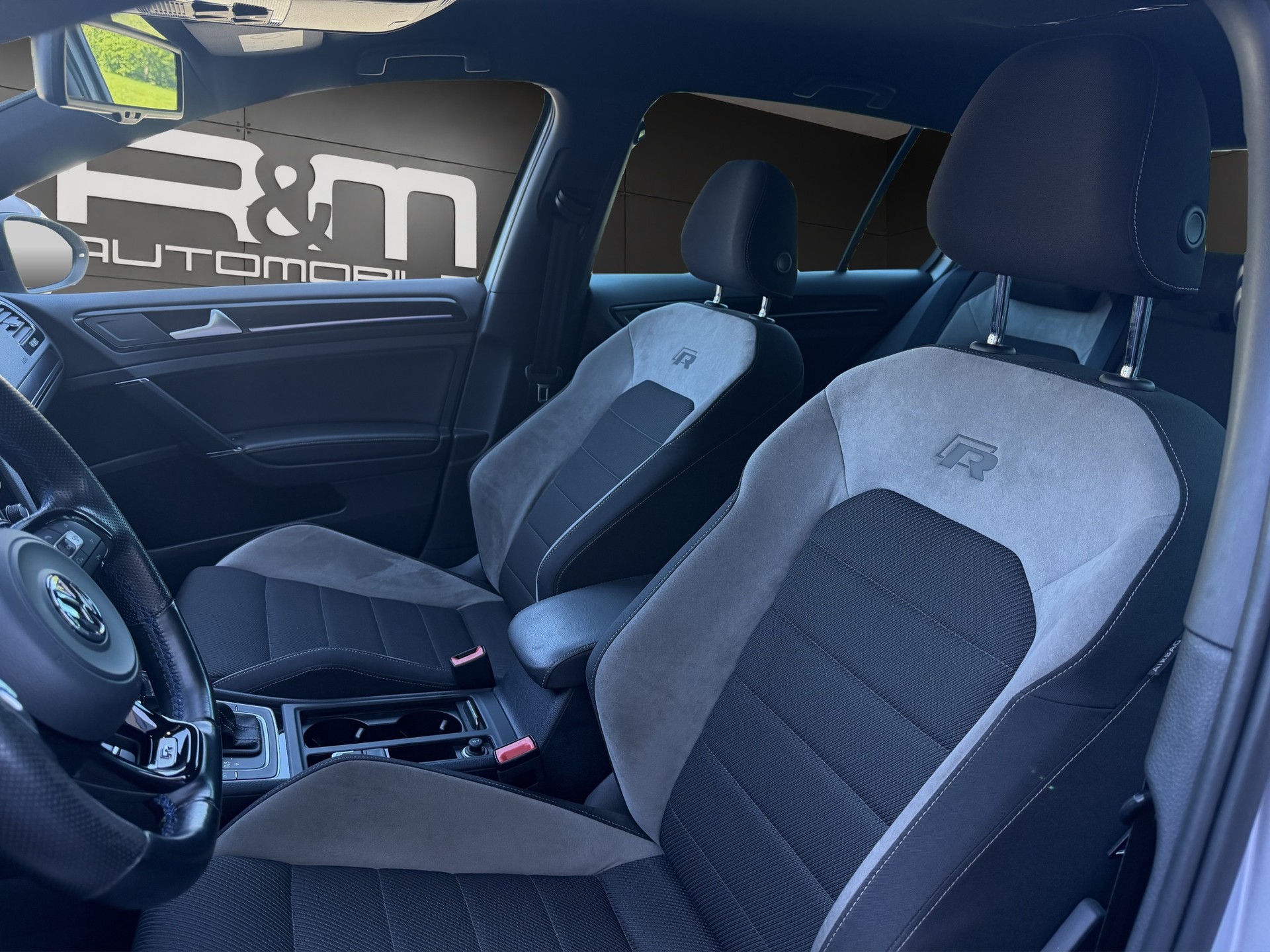 VW Golf 2.0 TSI R 4Motion DSG-image-7
