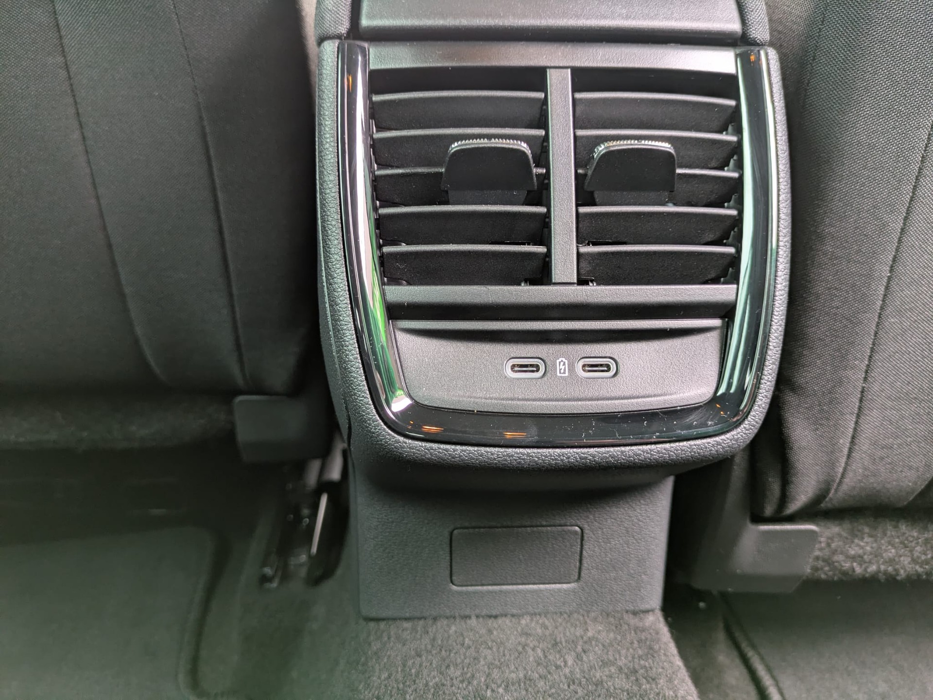SKODA Kamiq 1.0 TSI Selection DSG-image-12