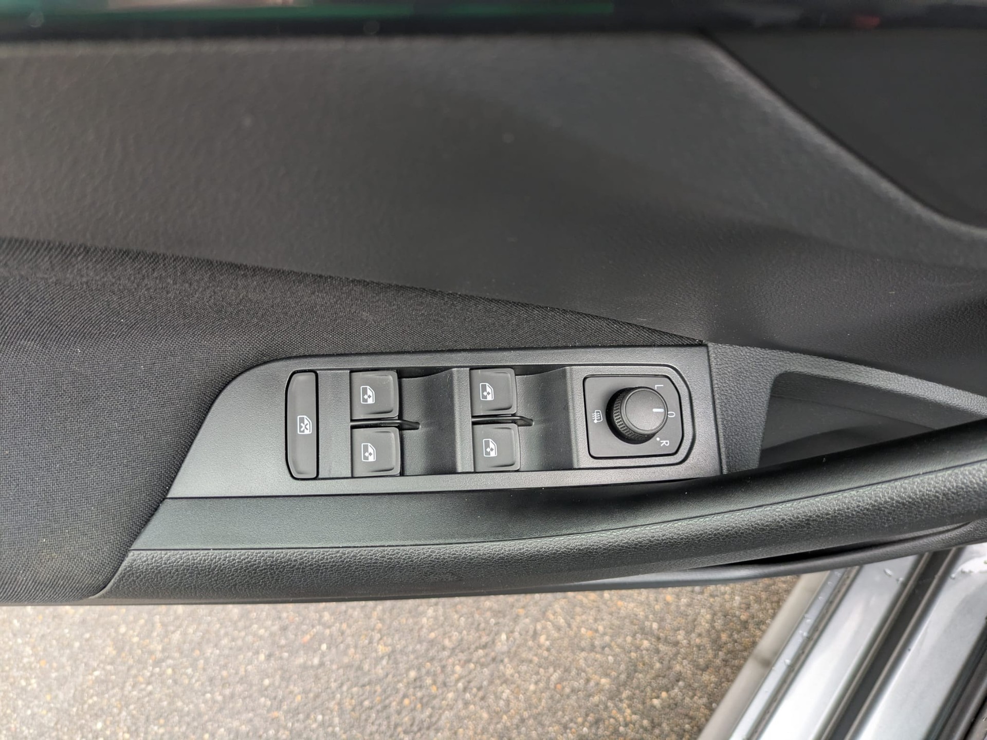 SKODA Kamiq 1.0 TSI Selection DSG-image-16