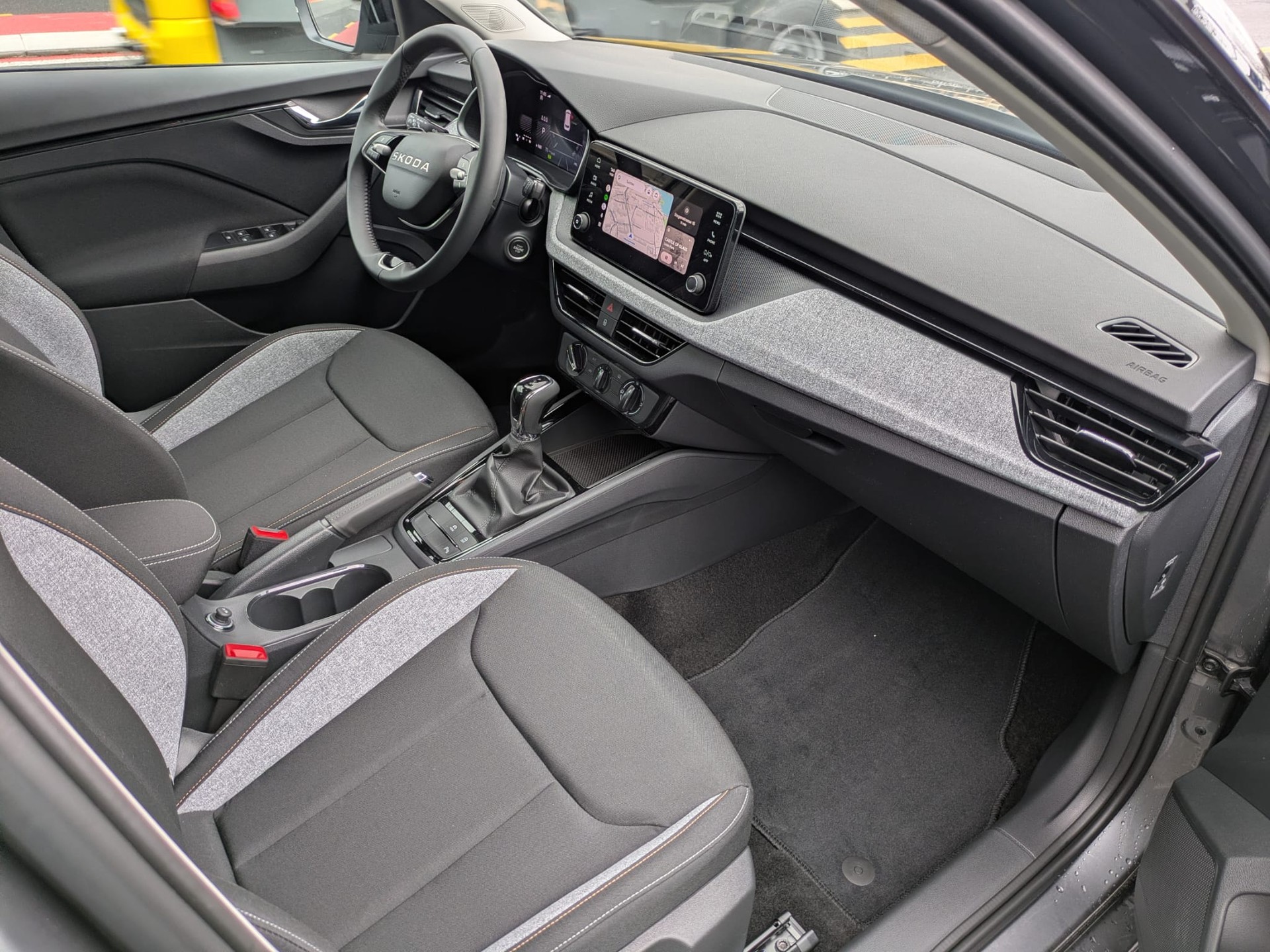 SKODA Kamiq 1.0 TSI Selection DSG-image-13