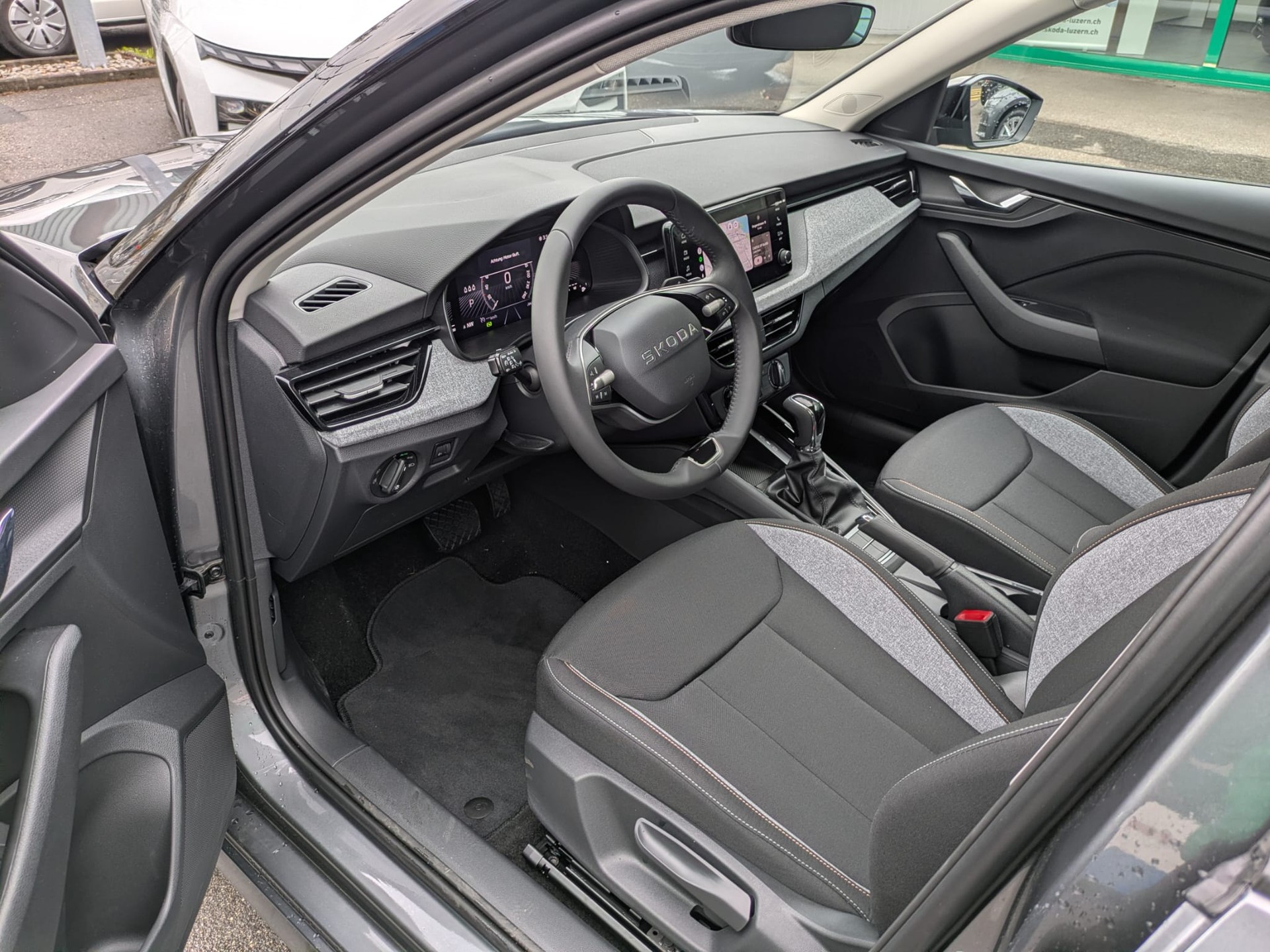 SKODA Kamiq 1.0 TSI Selection DSG-image-14