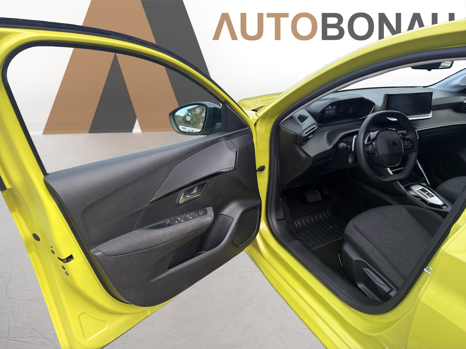 PEUGEOT 208 1.2 Hybrid Style-image-9