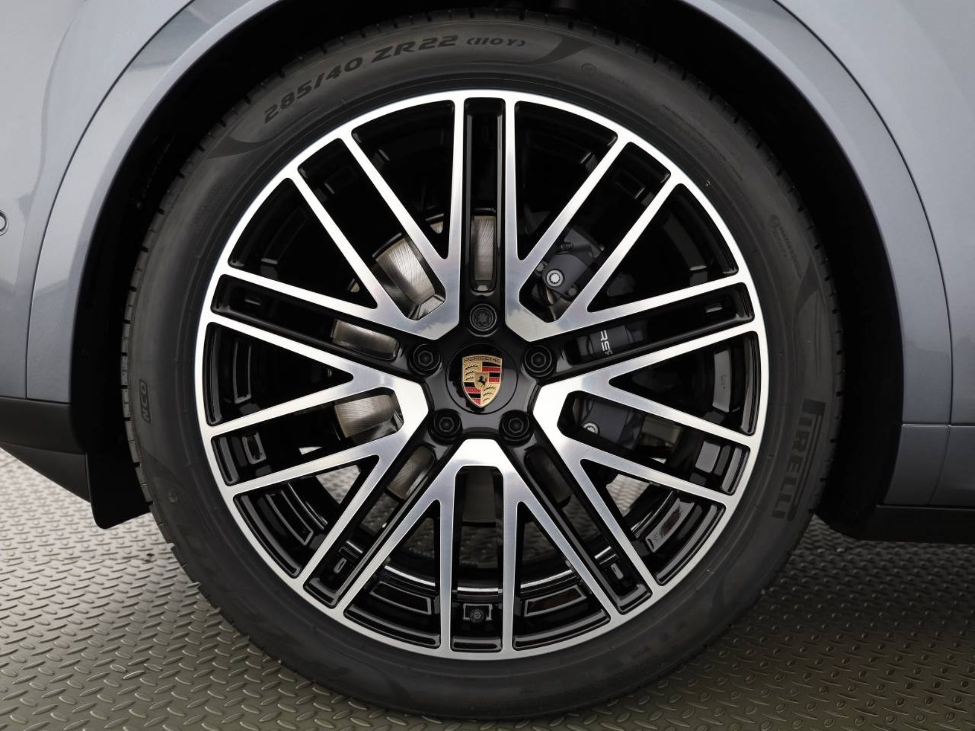 PORSCHE Cayenne Coupé Black Edition-image-8