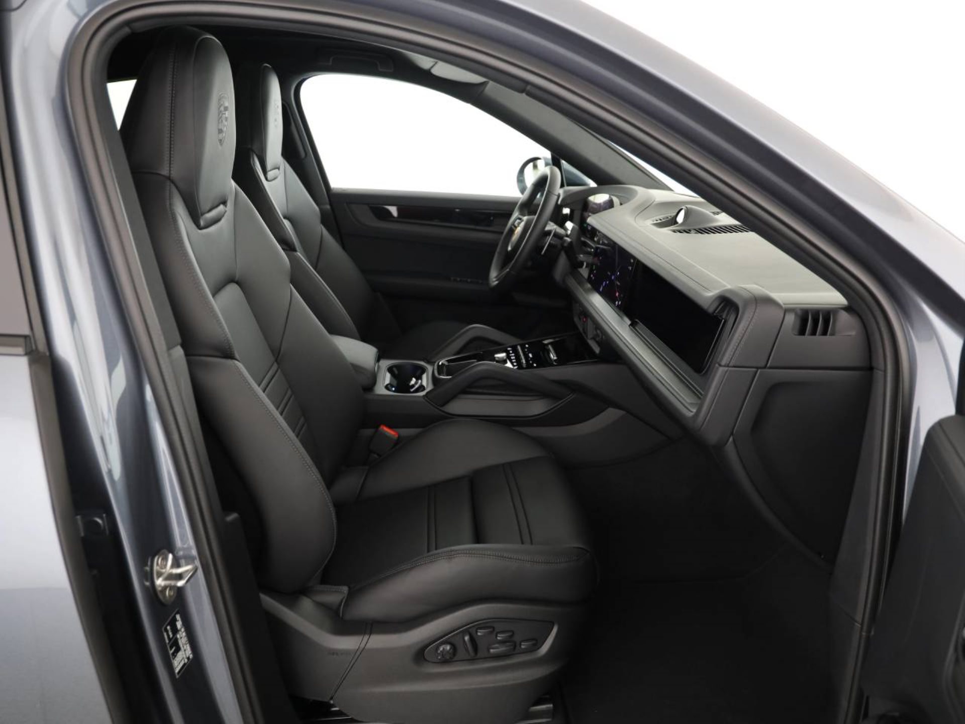 PORSCHE Cayenne Coupé Black Edition-image-12