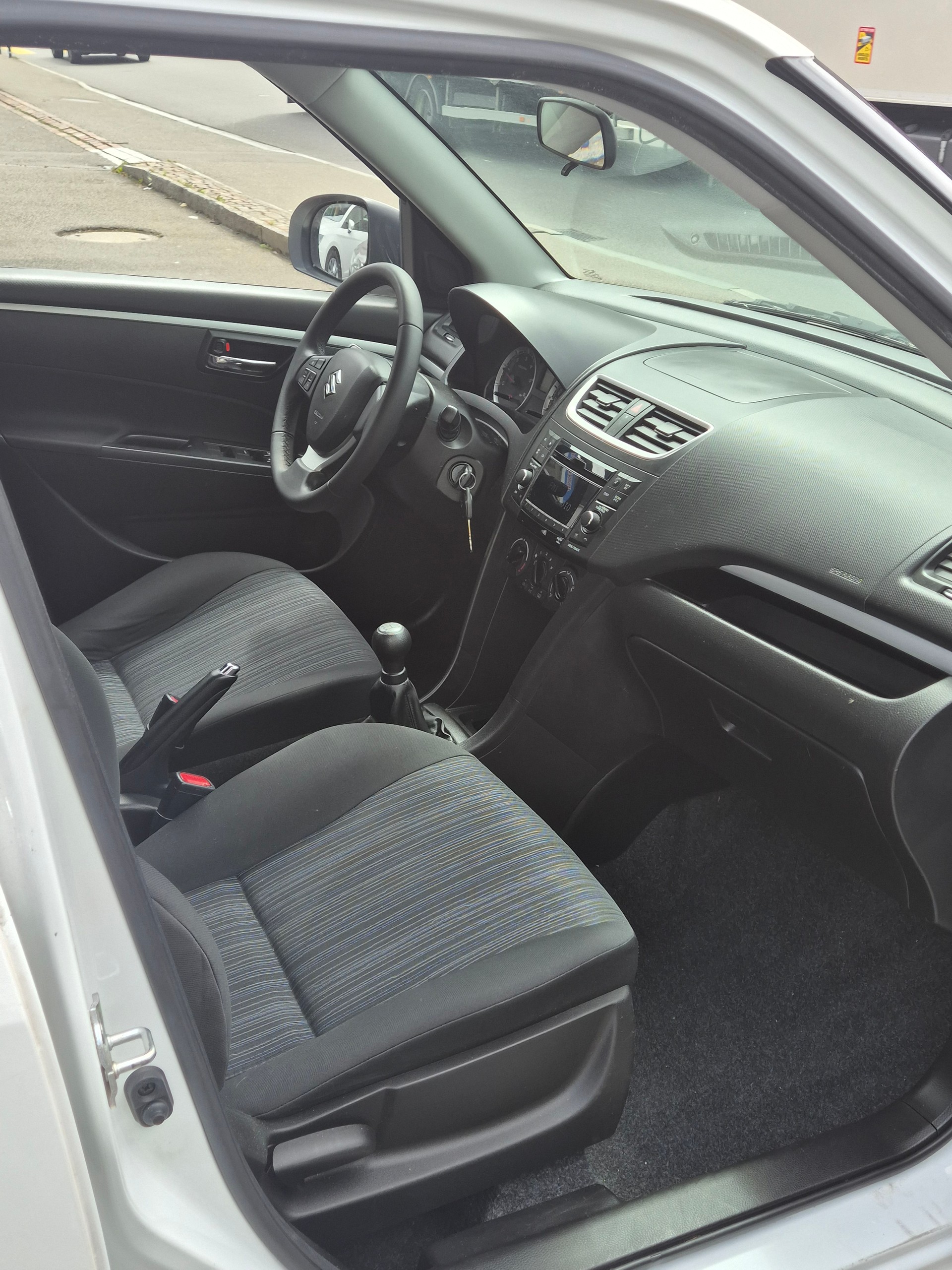 SUZUKI SWIFT-image-8