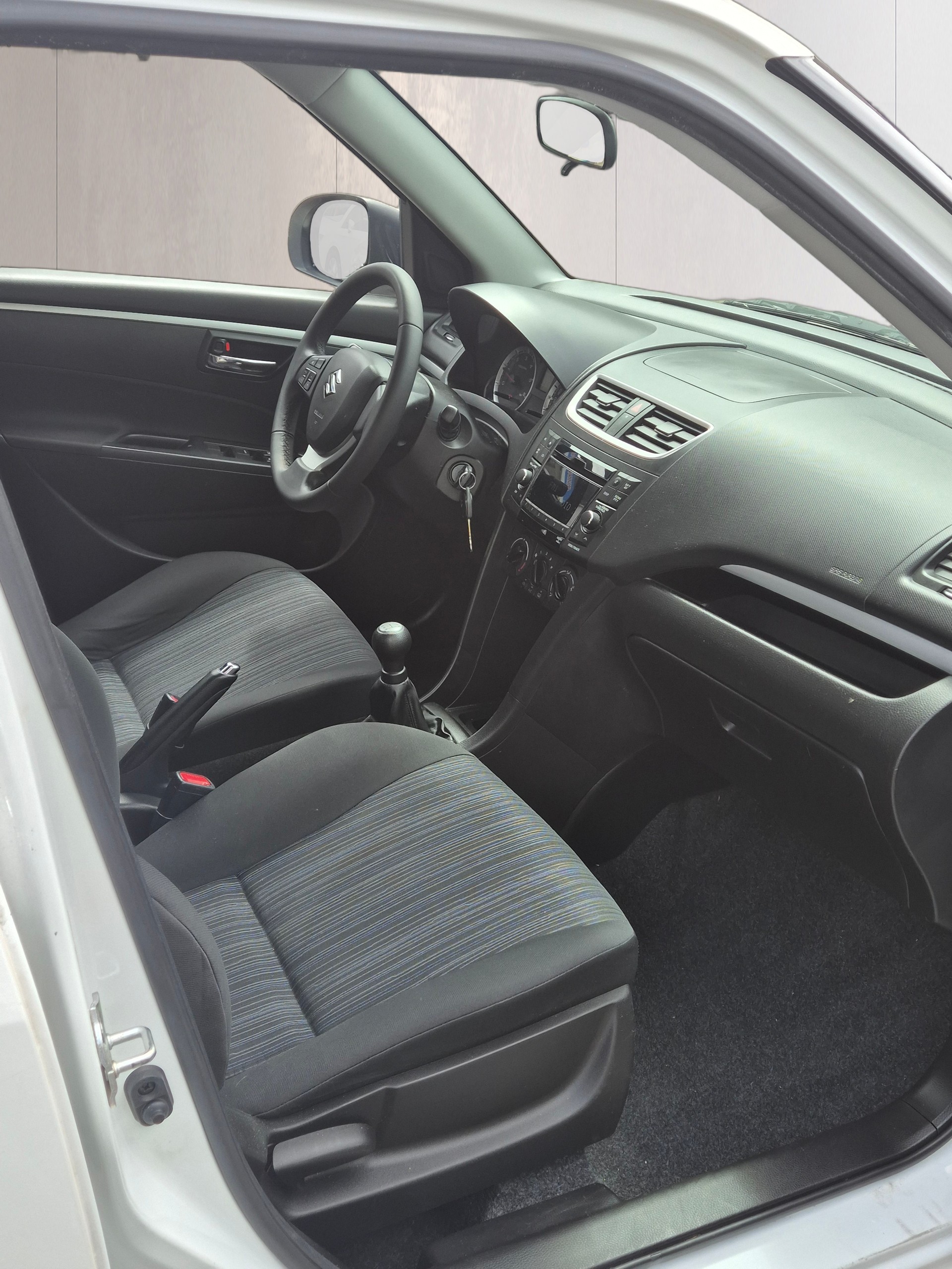 SUZUKI SWIFT-image-8