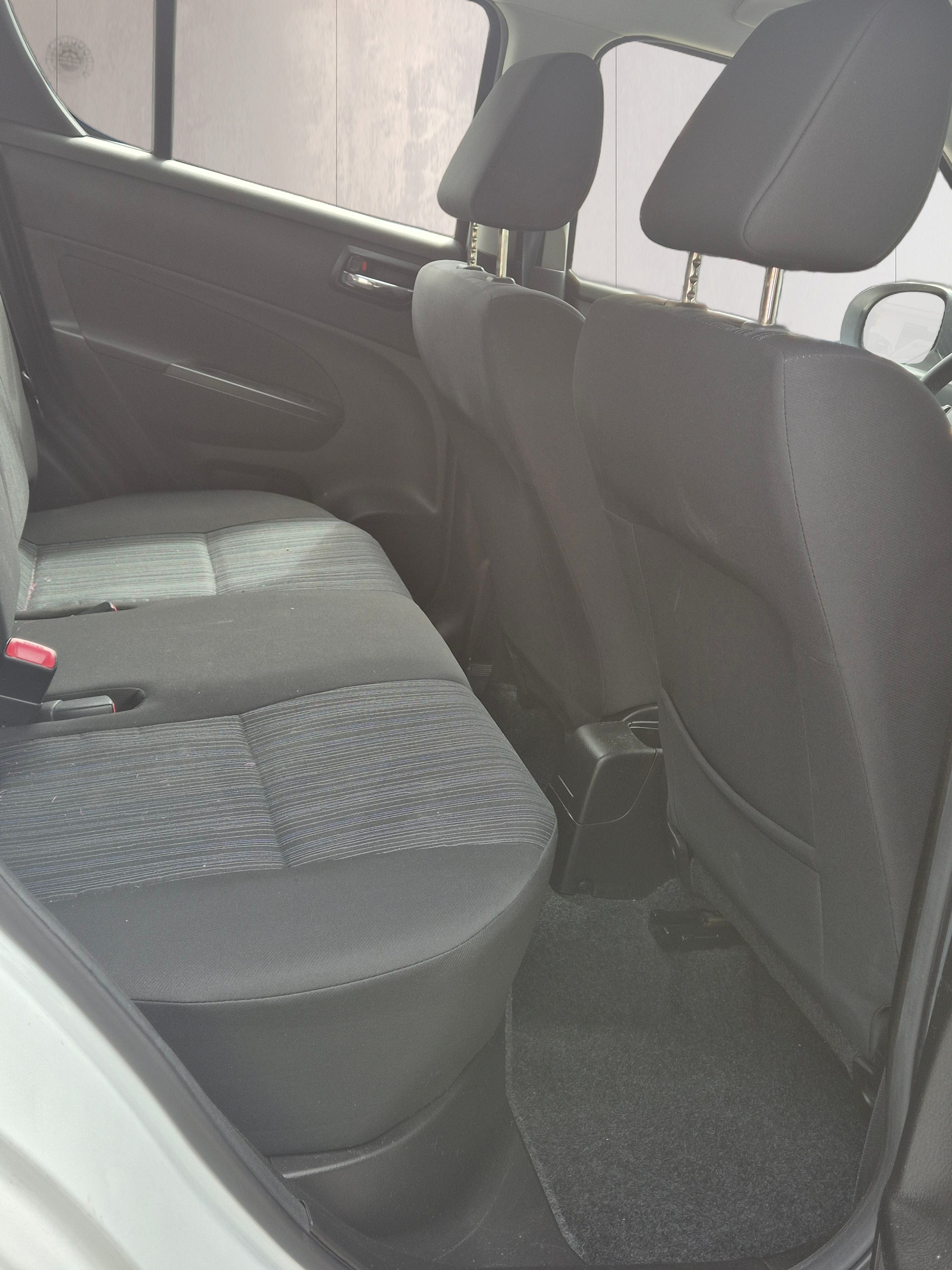 SUZUKI SWIFT-image-9