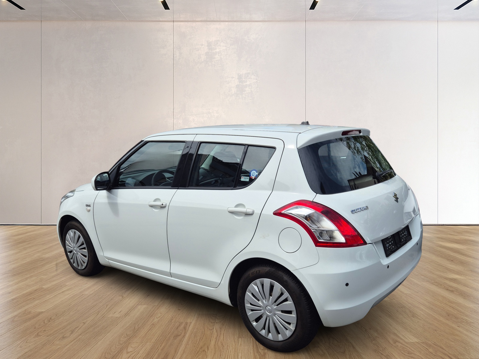 SUZUKI SWIFT-showroom-element-1