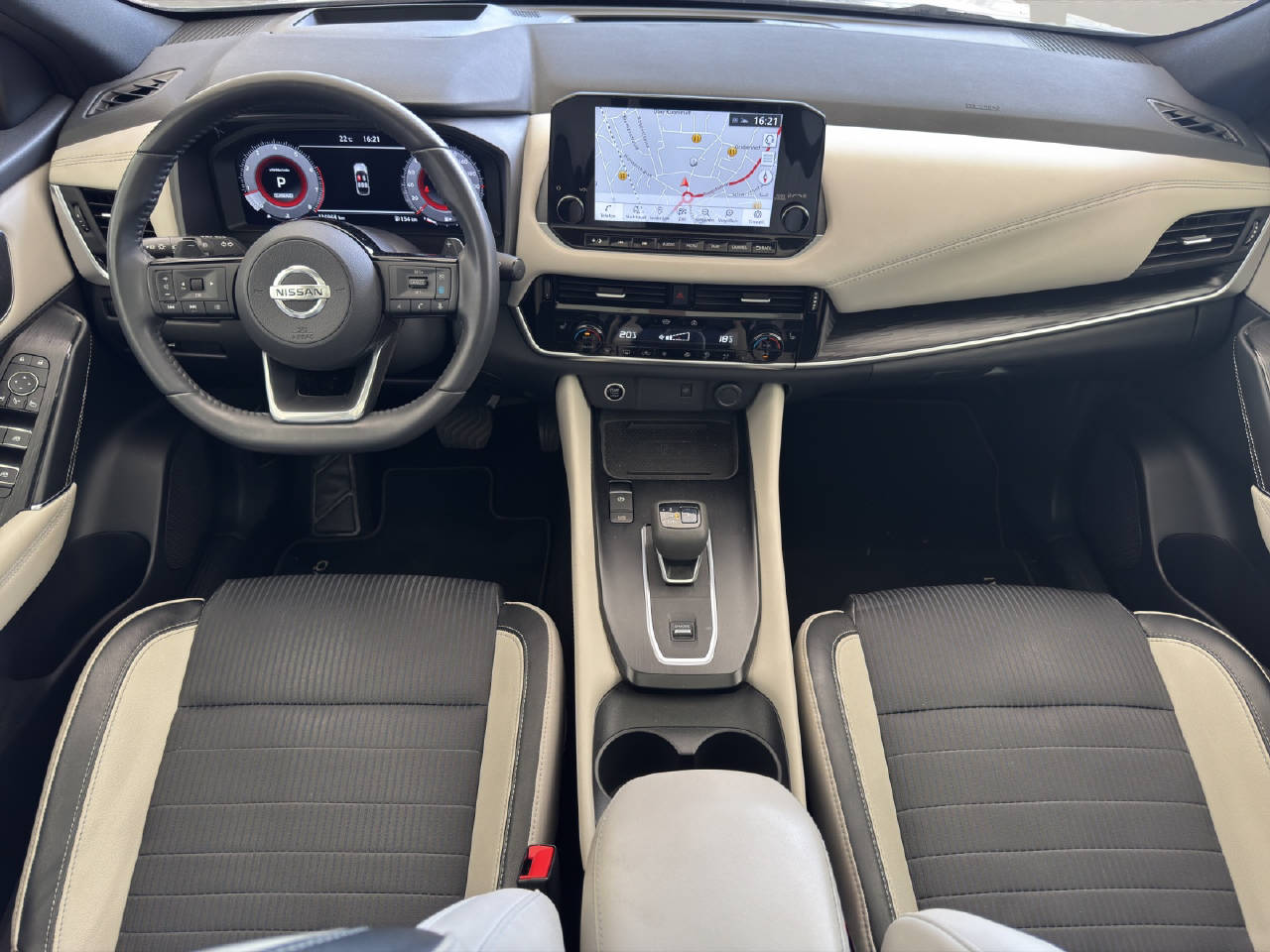 NISSAN Qashqai 1.3 DIG-T 158PS Tekna-image-7