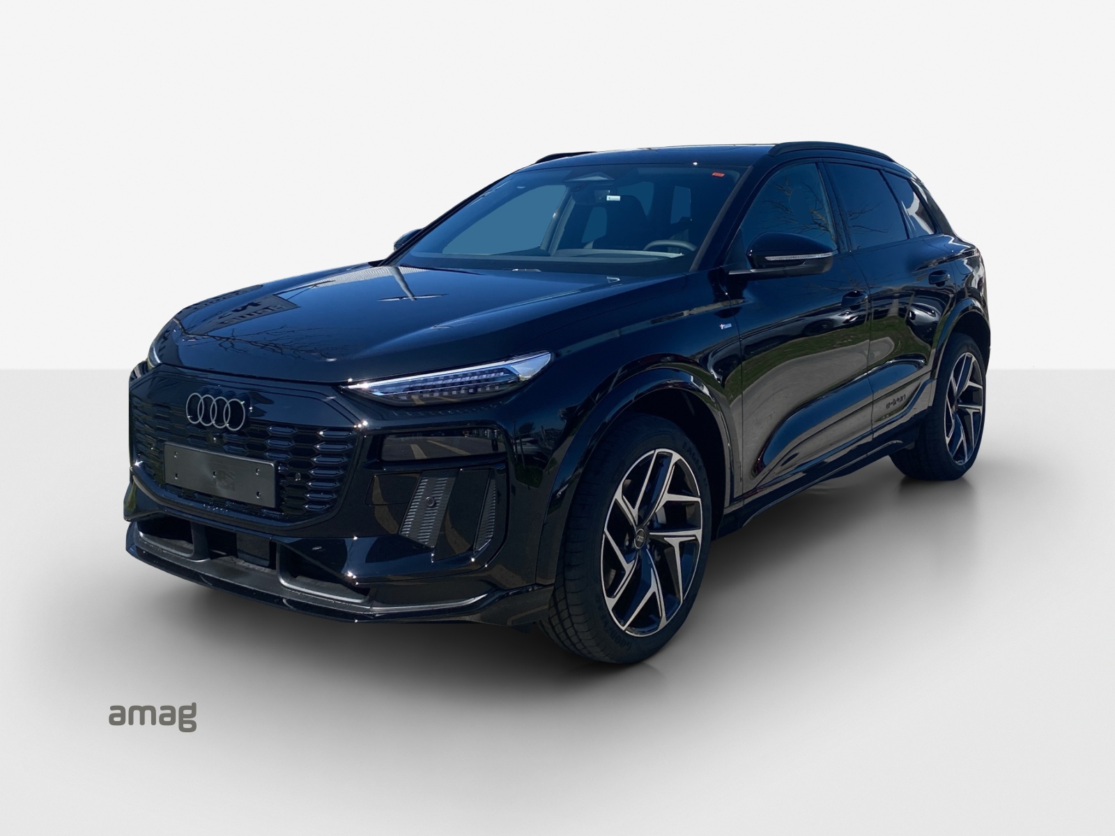 AUDI Q6 e-tron quattro