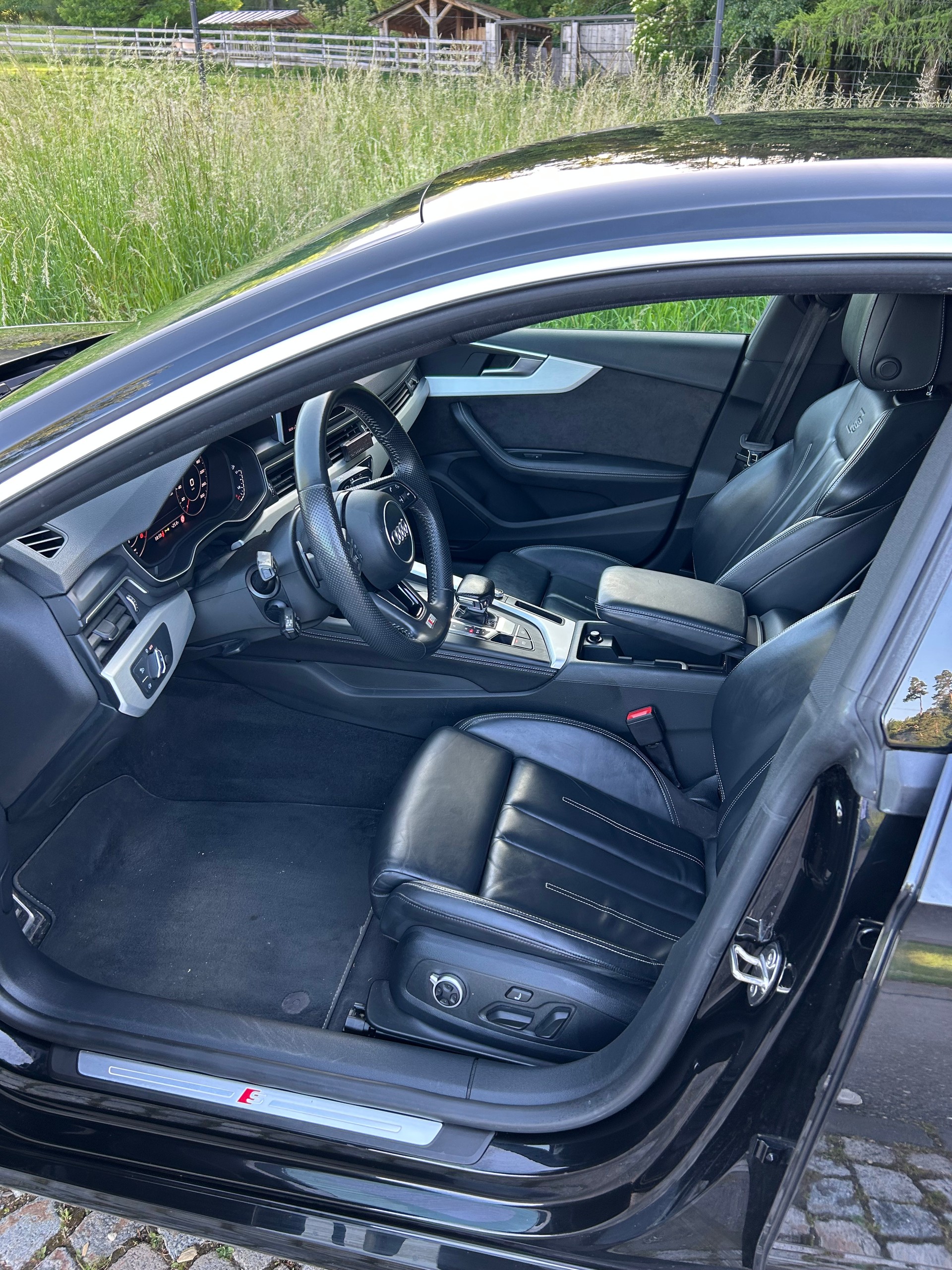 AUDI 2.0 TFSI Sport quattro S-Tronic CH Fahrzeug-image-8