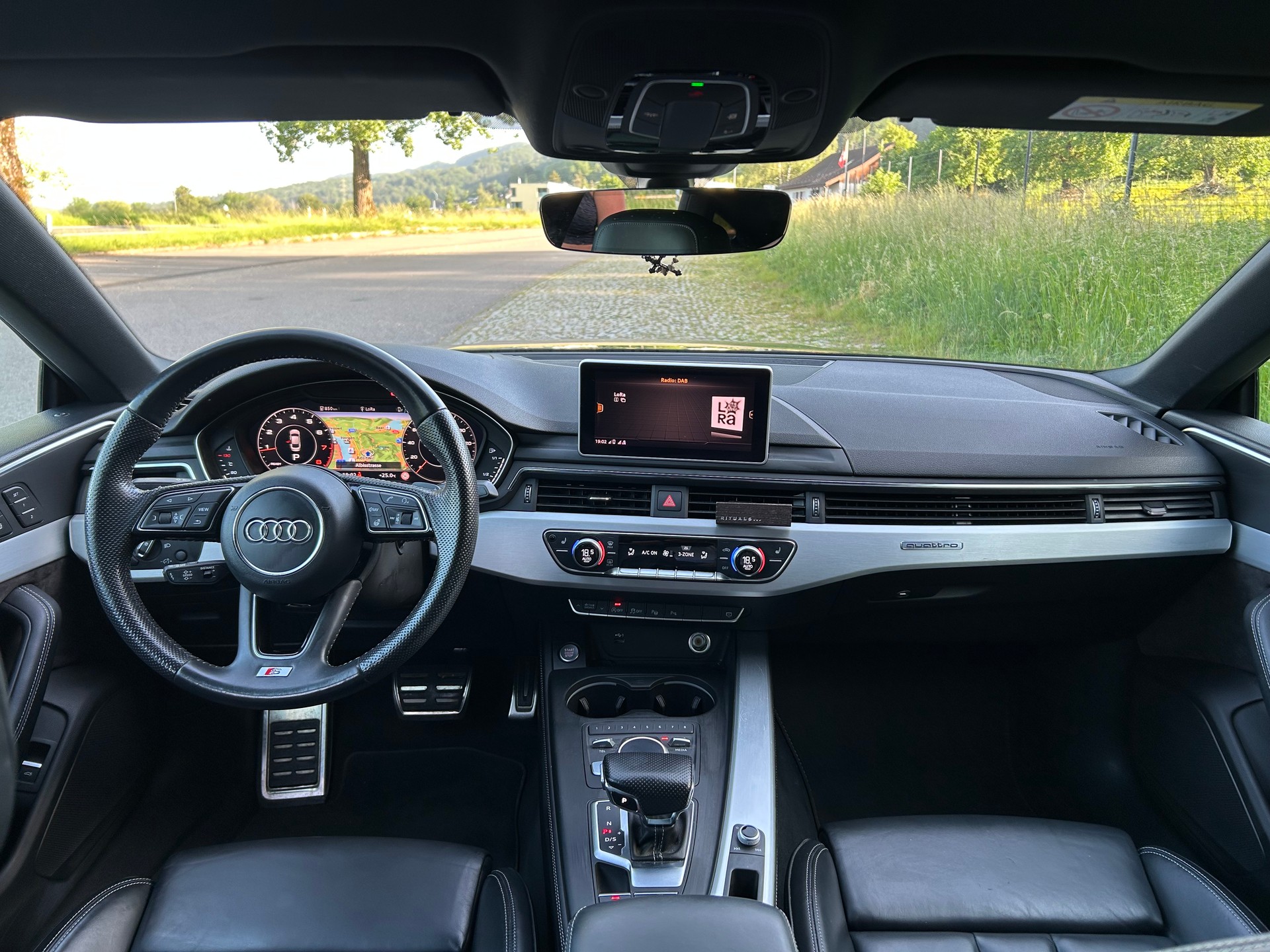 AUDI 2.0 TFSI Sport quattro S-Tronic CH Fahrzeug-image-5