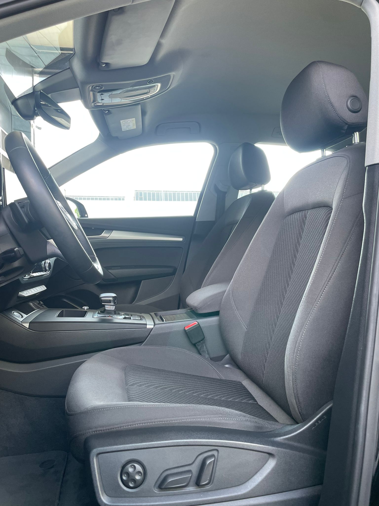 AUDI Q5 2.0 40 TDI quattro S-Tronic-image-5