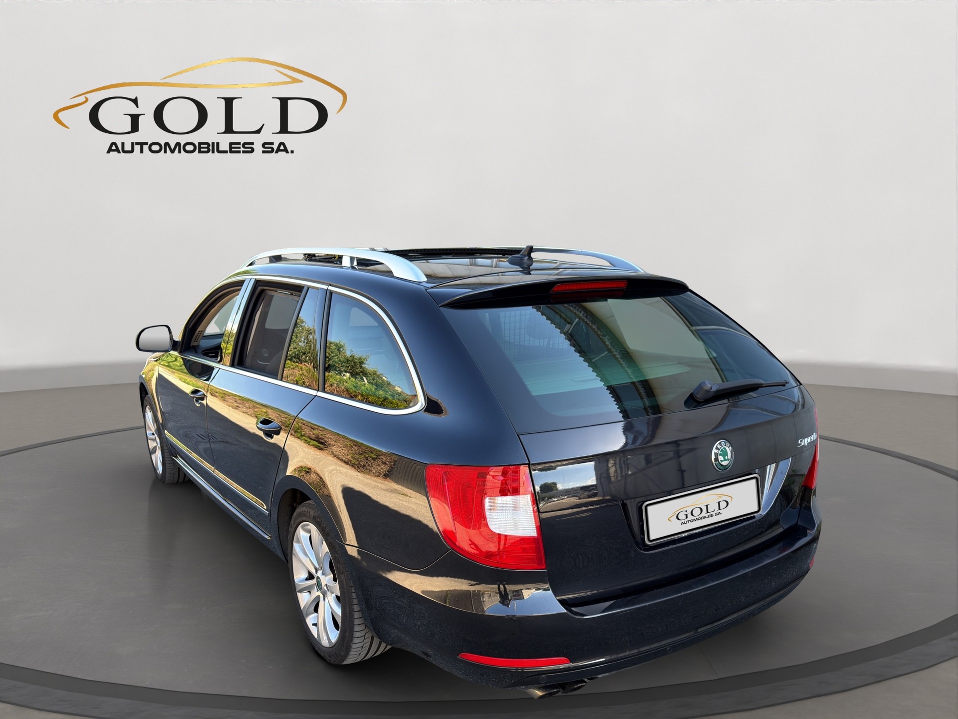 SKODA Superb Combi 1.8 TSI Elegance DSG-image-10