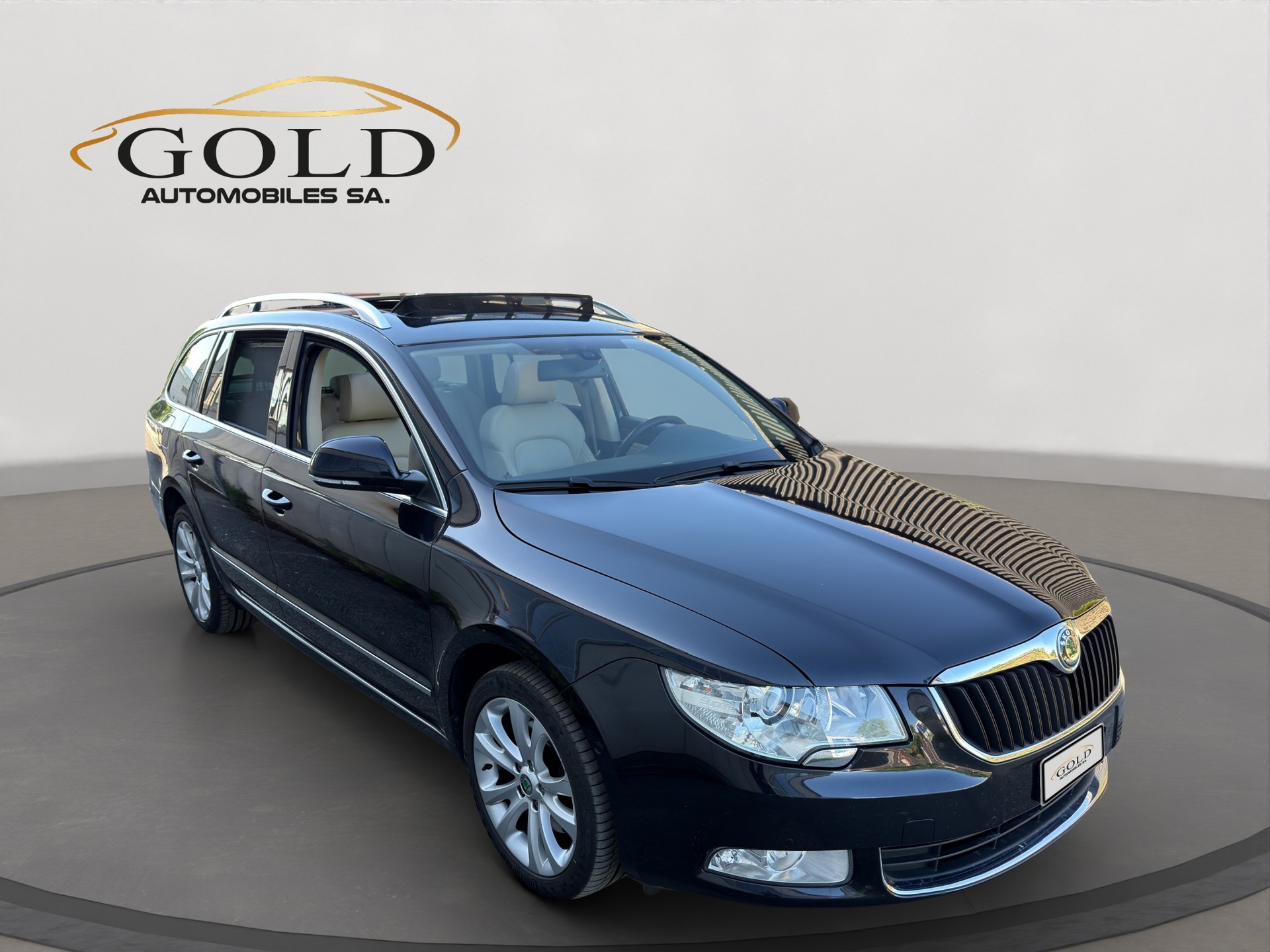 SKODA Superb Combi 1.8 TSI Elegance DSG-image-9