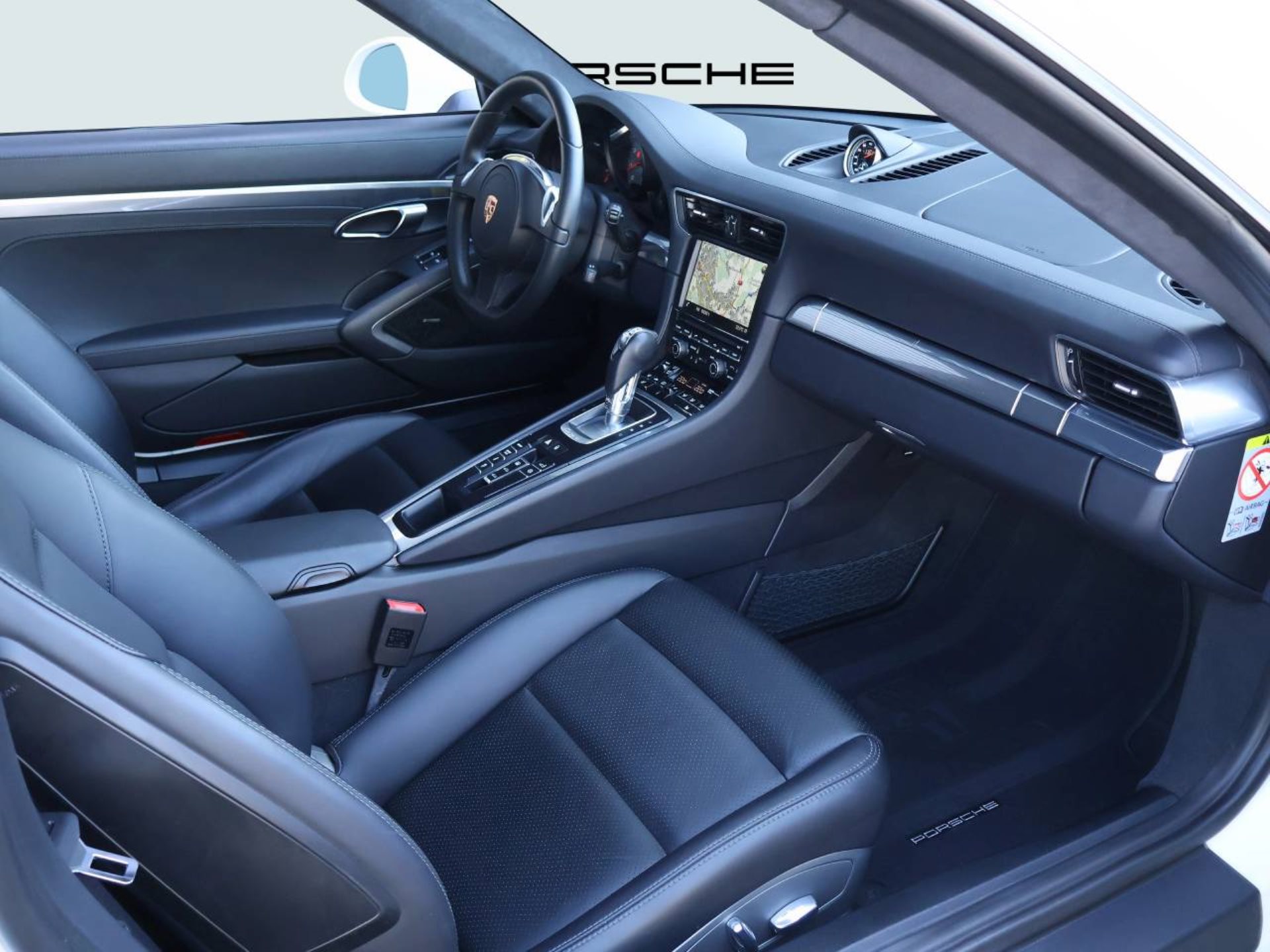 PORSCHE 911 Carrera 4S-image-11