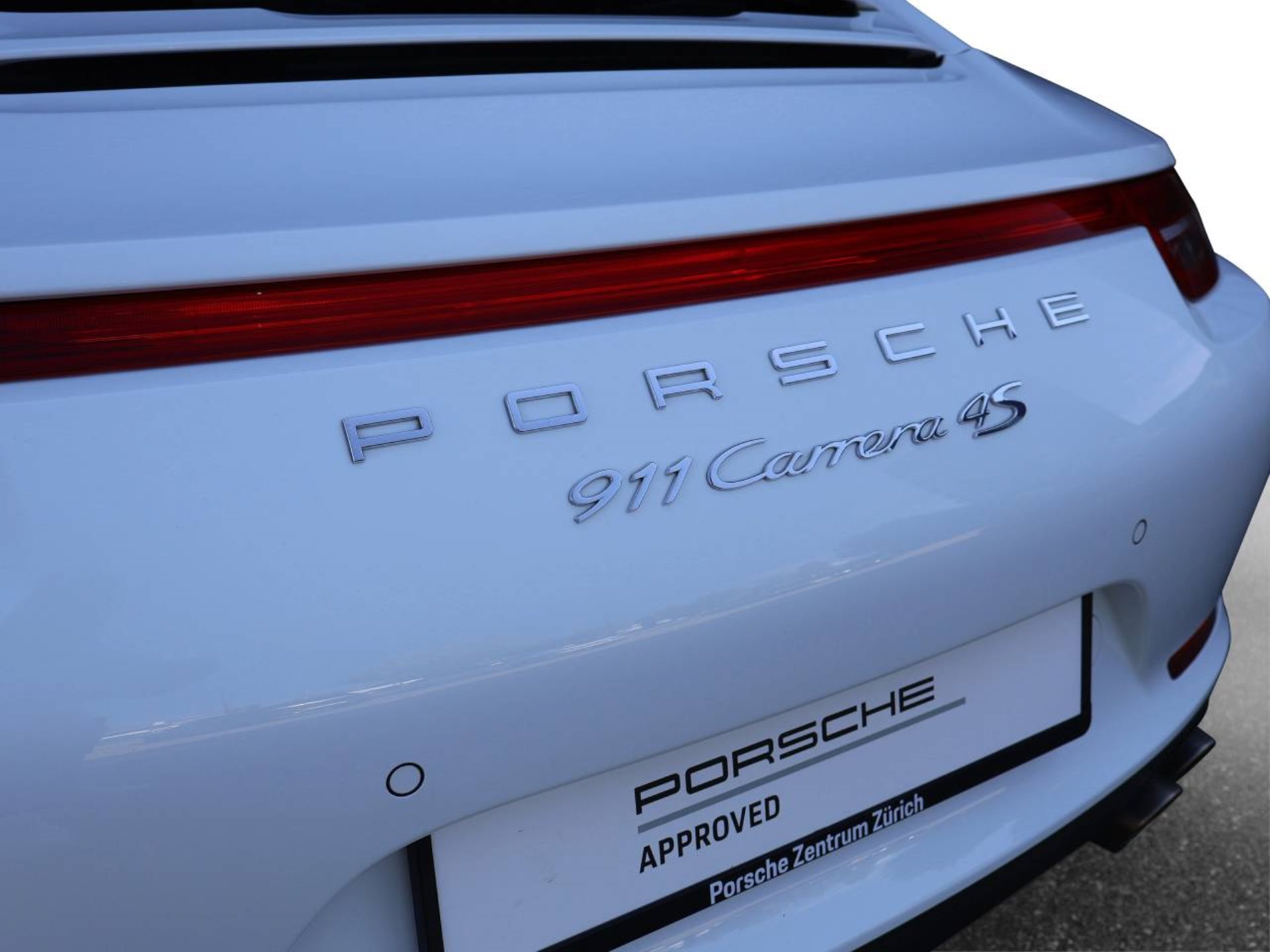 PORSCHE 911 Carrera 4S-image-26