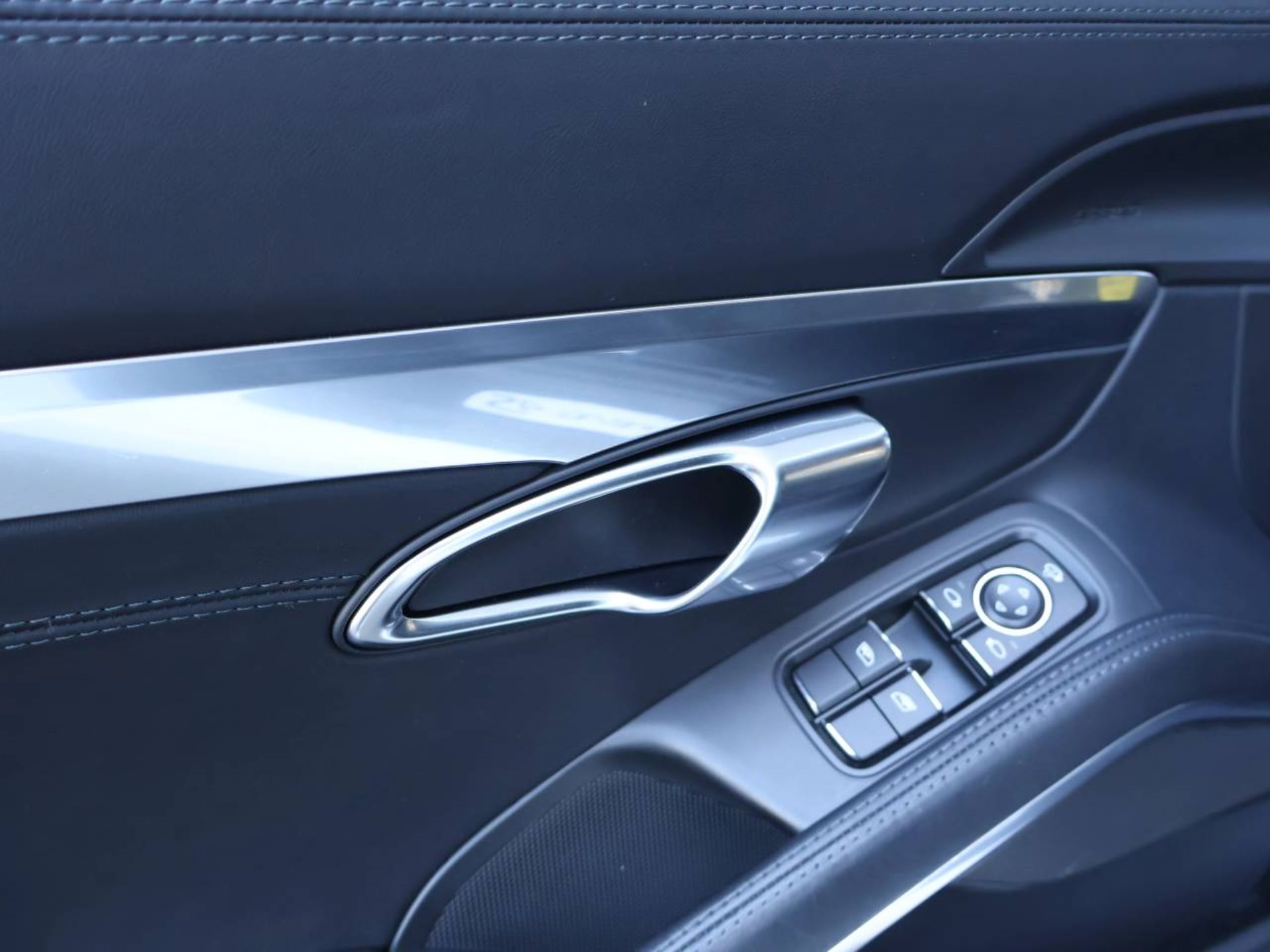 PORSCHE 911 Carrera 4S-image-25