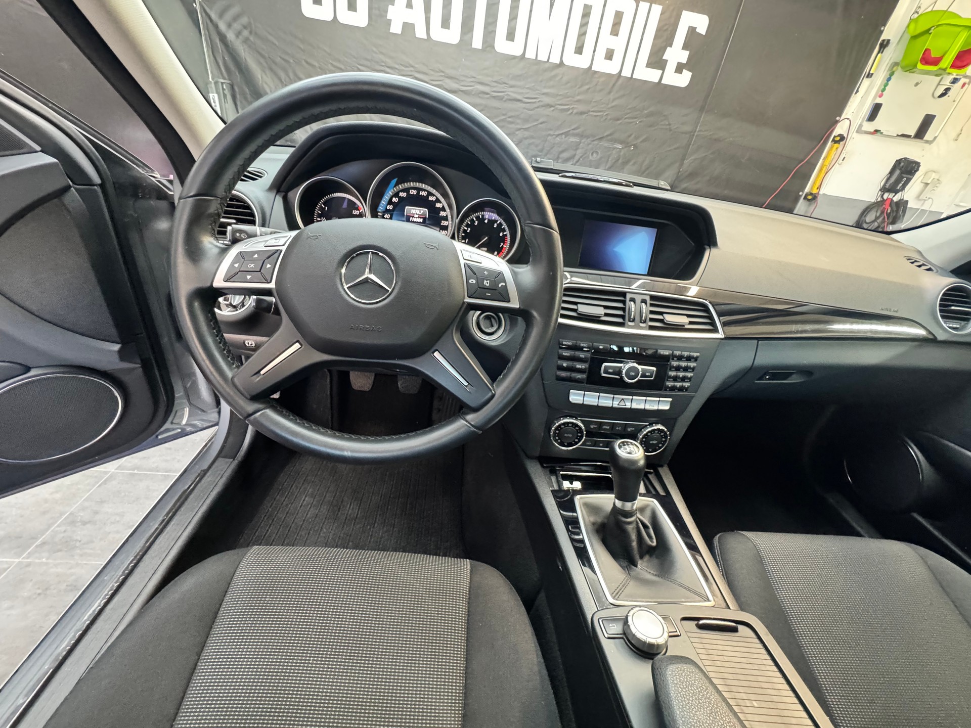 MERCEDES-BENZ C 180-image-10