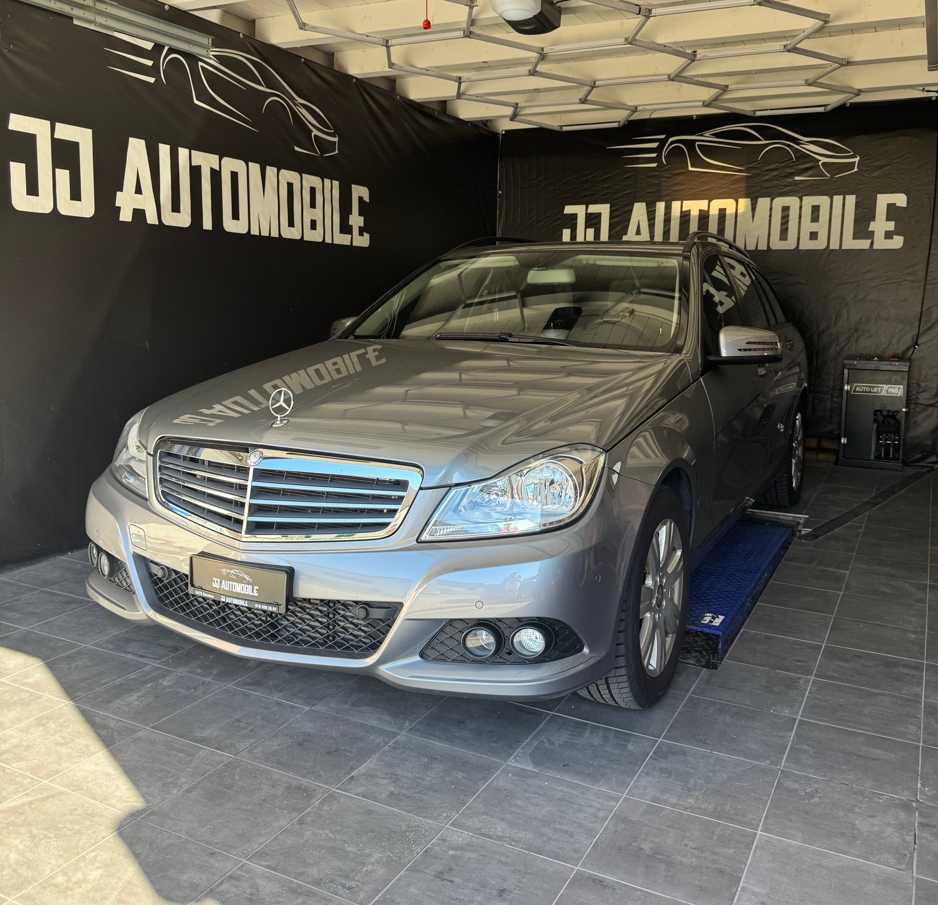MERCEDES-BENZ C 180