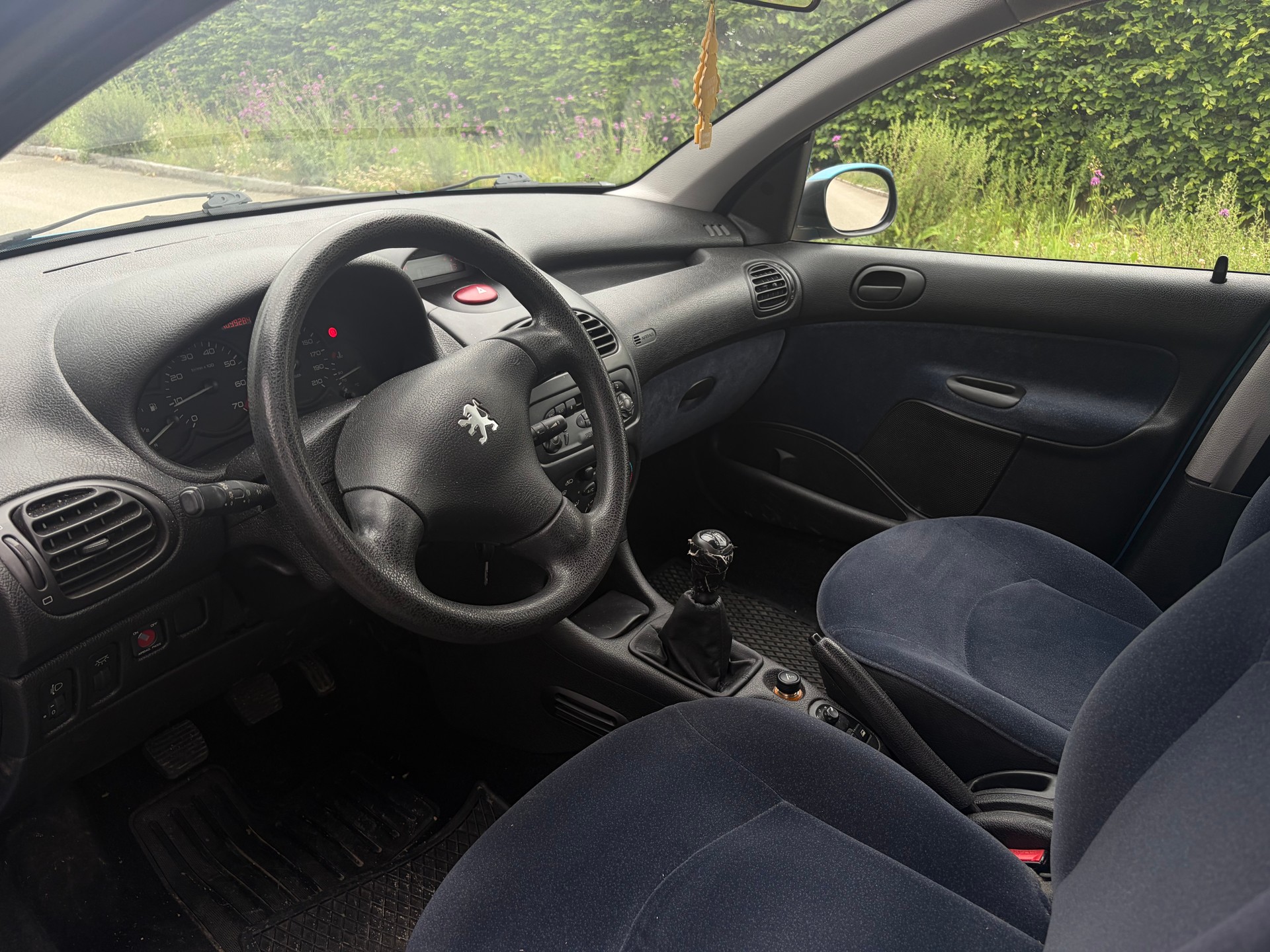 PEUGEOT 206 1.6 XT-image-5