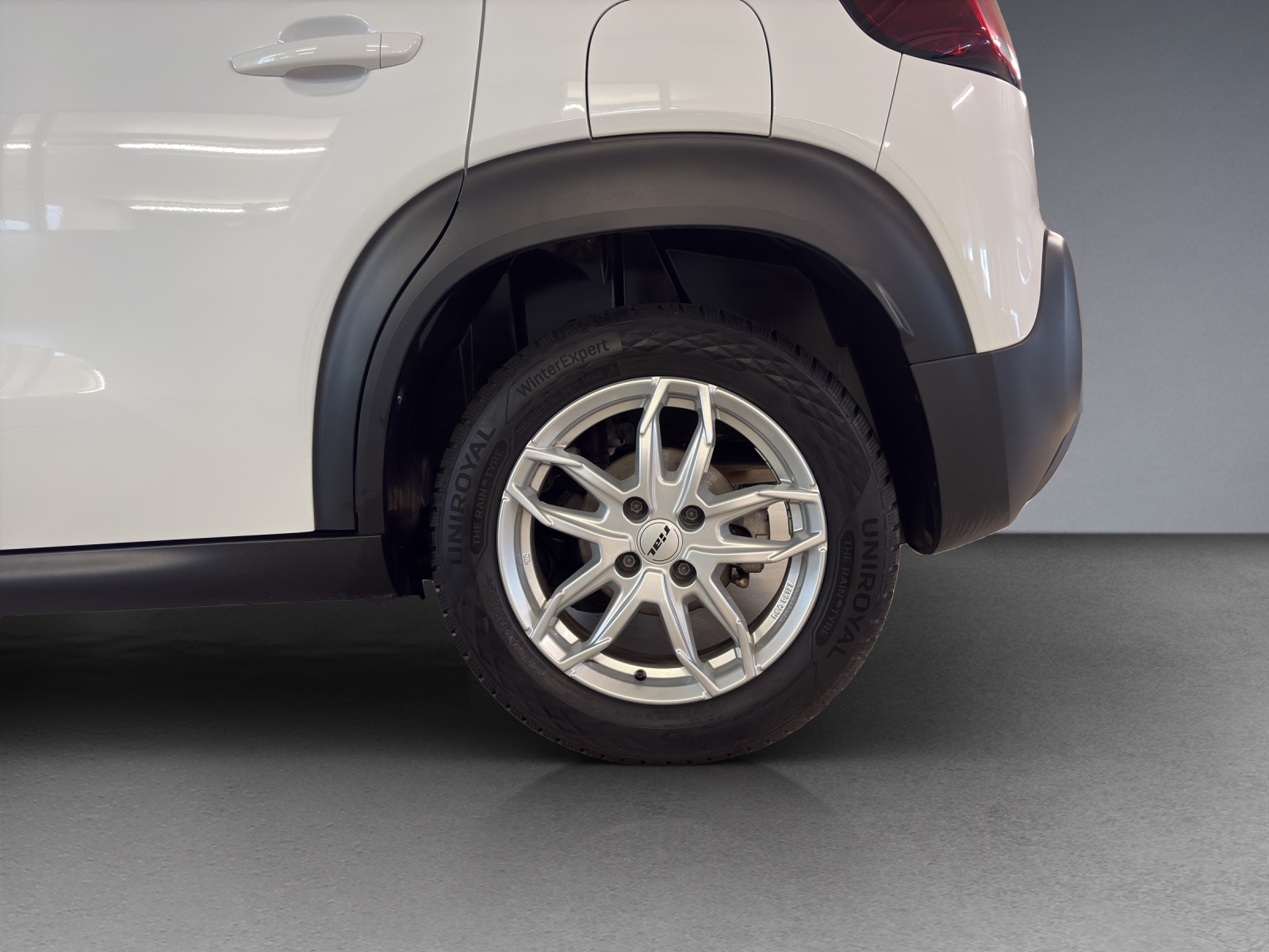 CITROEN C3 Aircross 1.2 SwissEAT6-image-17