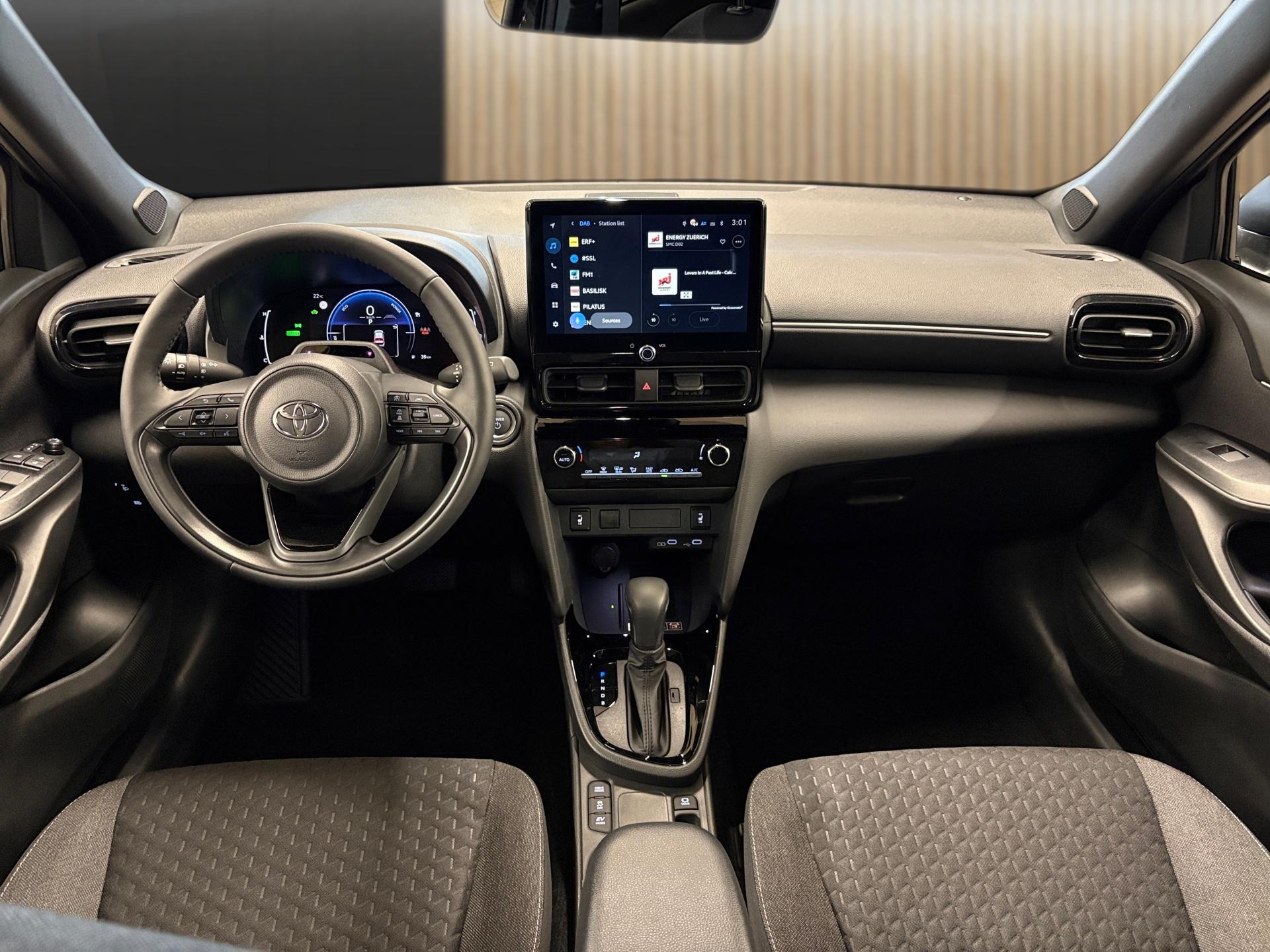 TOYOTA Yaris Cross 1.5 Trend e-CVT-image-12