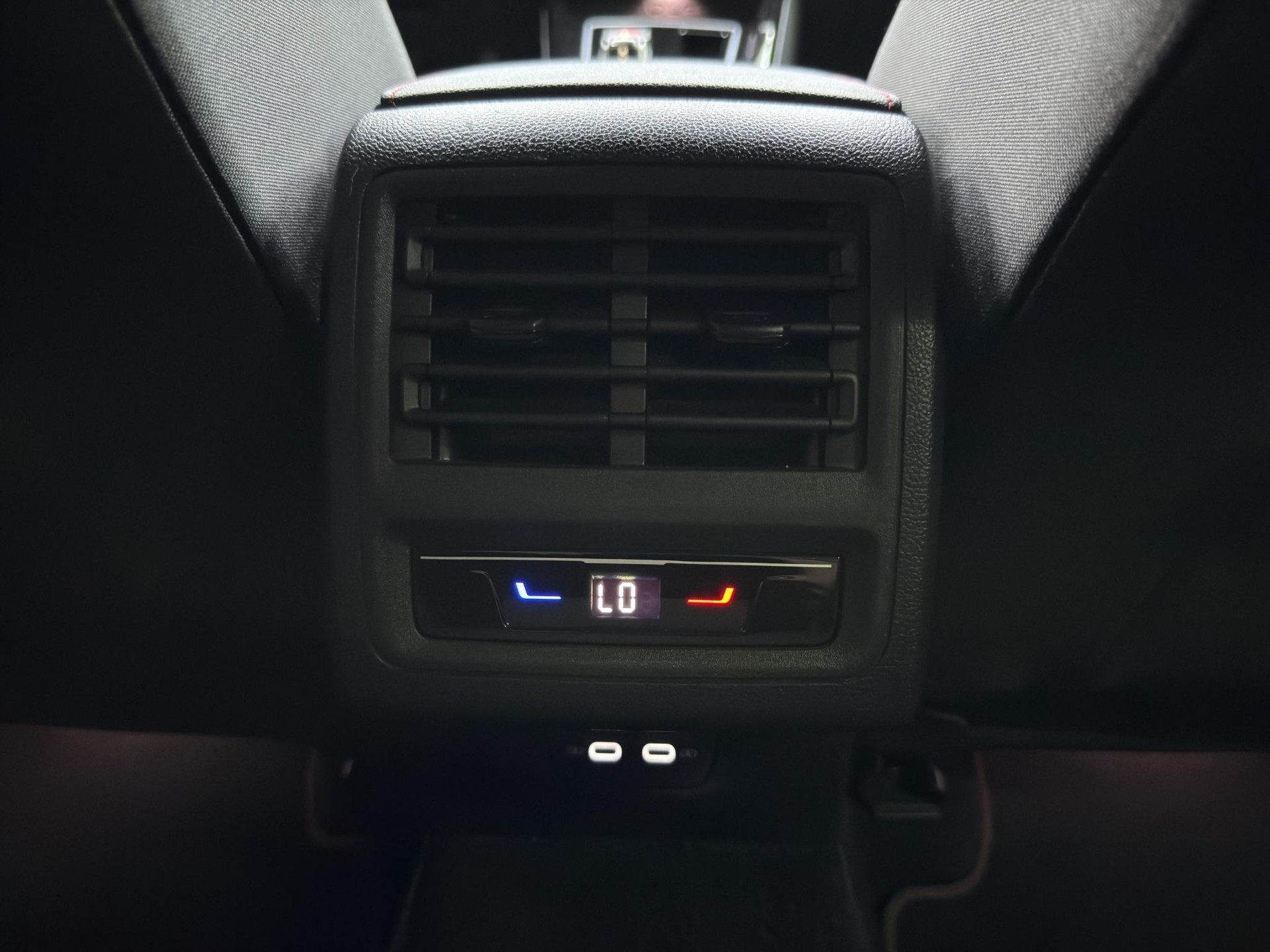 VW Golf 2.0 TSI GTI DSG-image-11