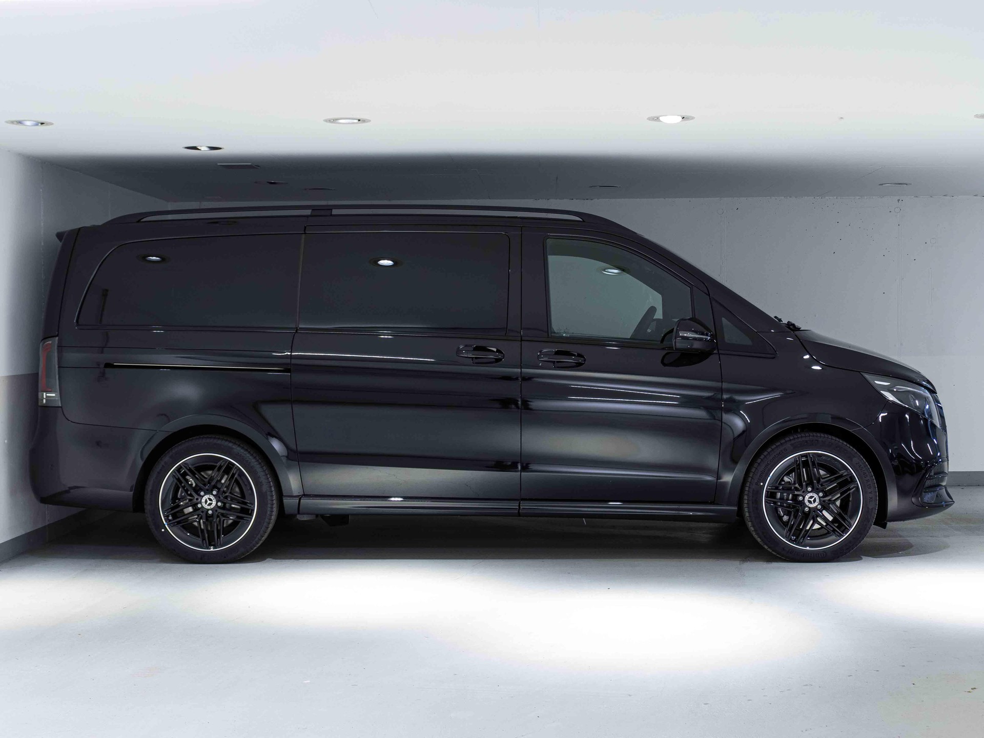 MERCEDES-BENZ V 300 d 4MATIC EXCLUSIVE L-image-1