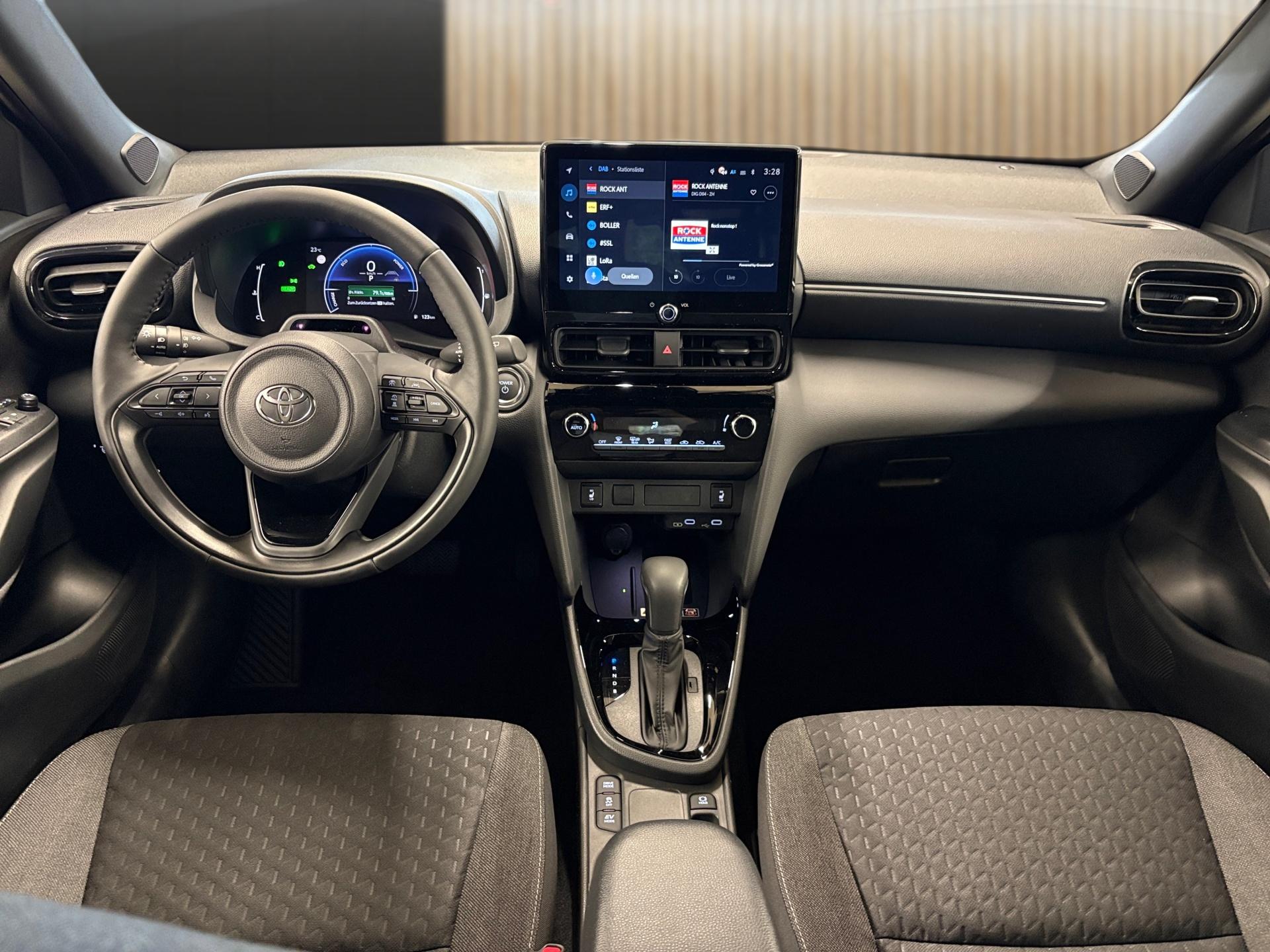 TOYOTA Yaris Cross 1.5 Trend e-CVT-image-12