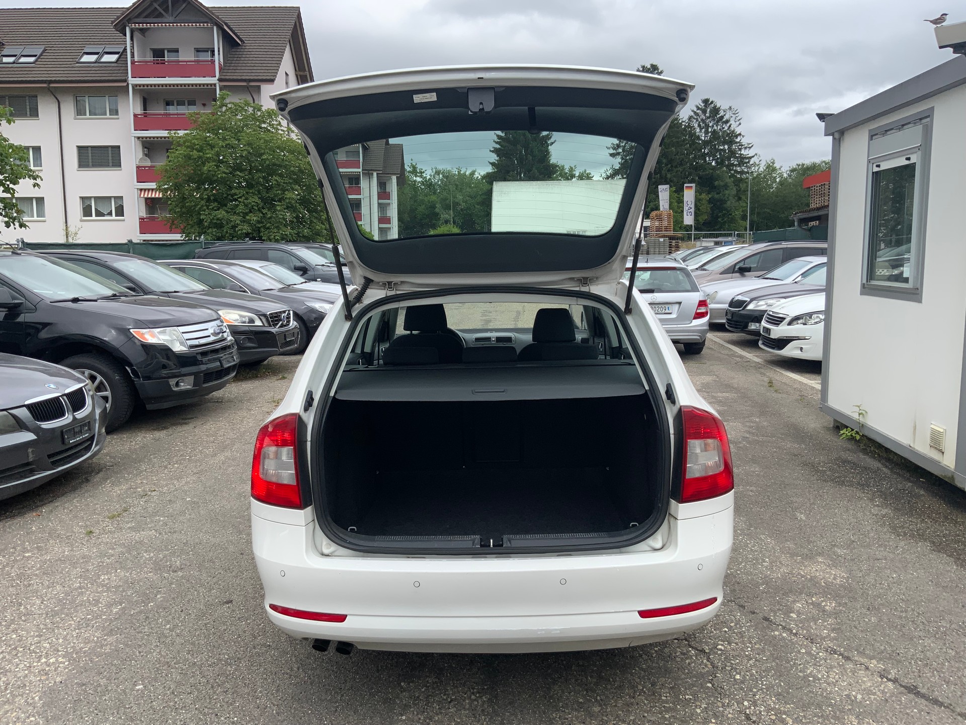 SKODA Octavia Combi 1.4 TSI Ambiente-image-7