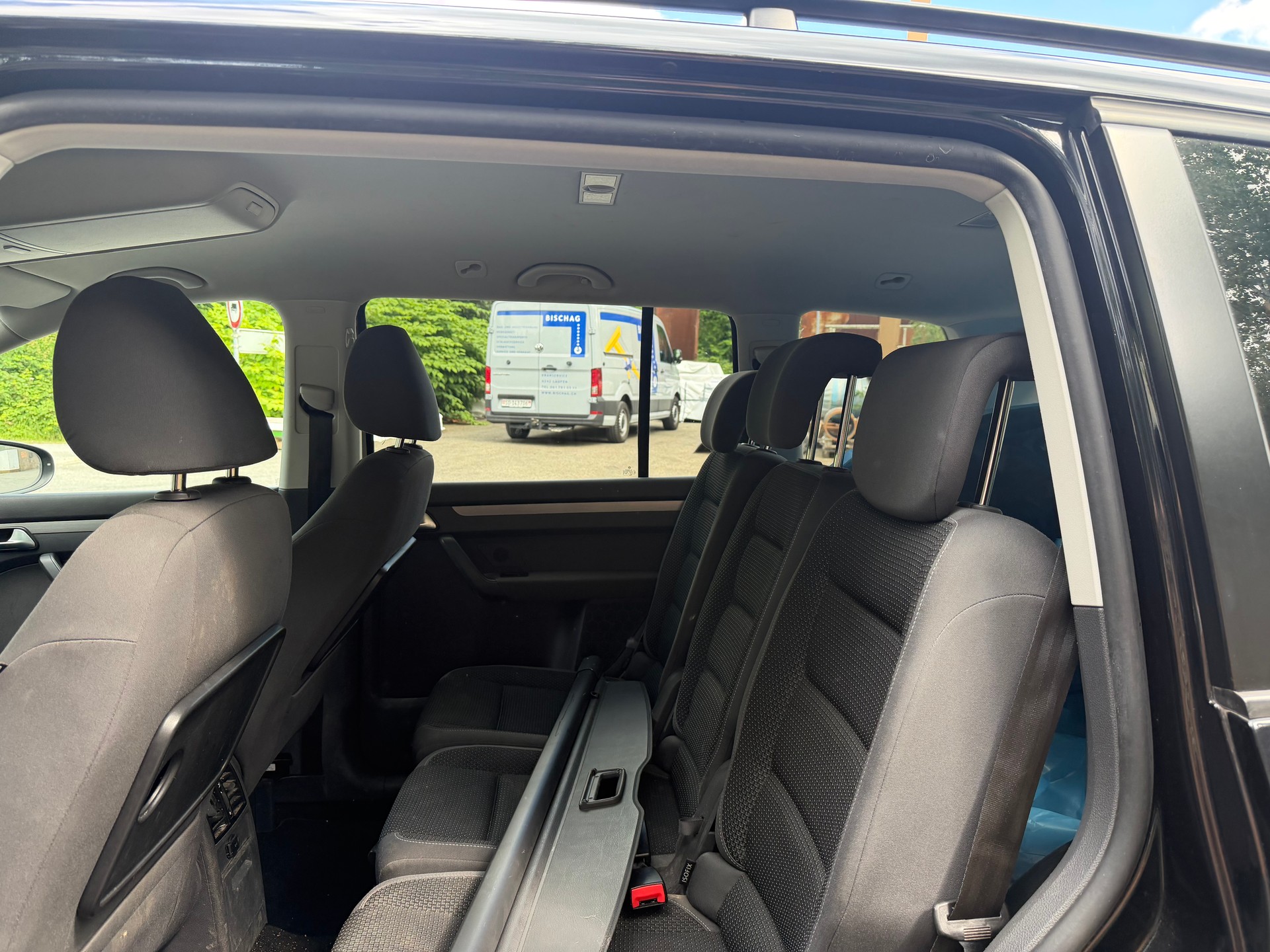 VW Touran 1.4 TSI Team DSG-image-8