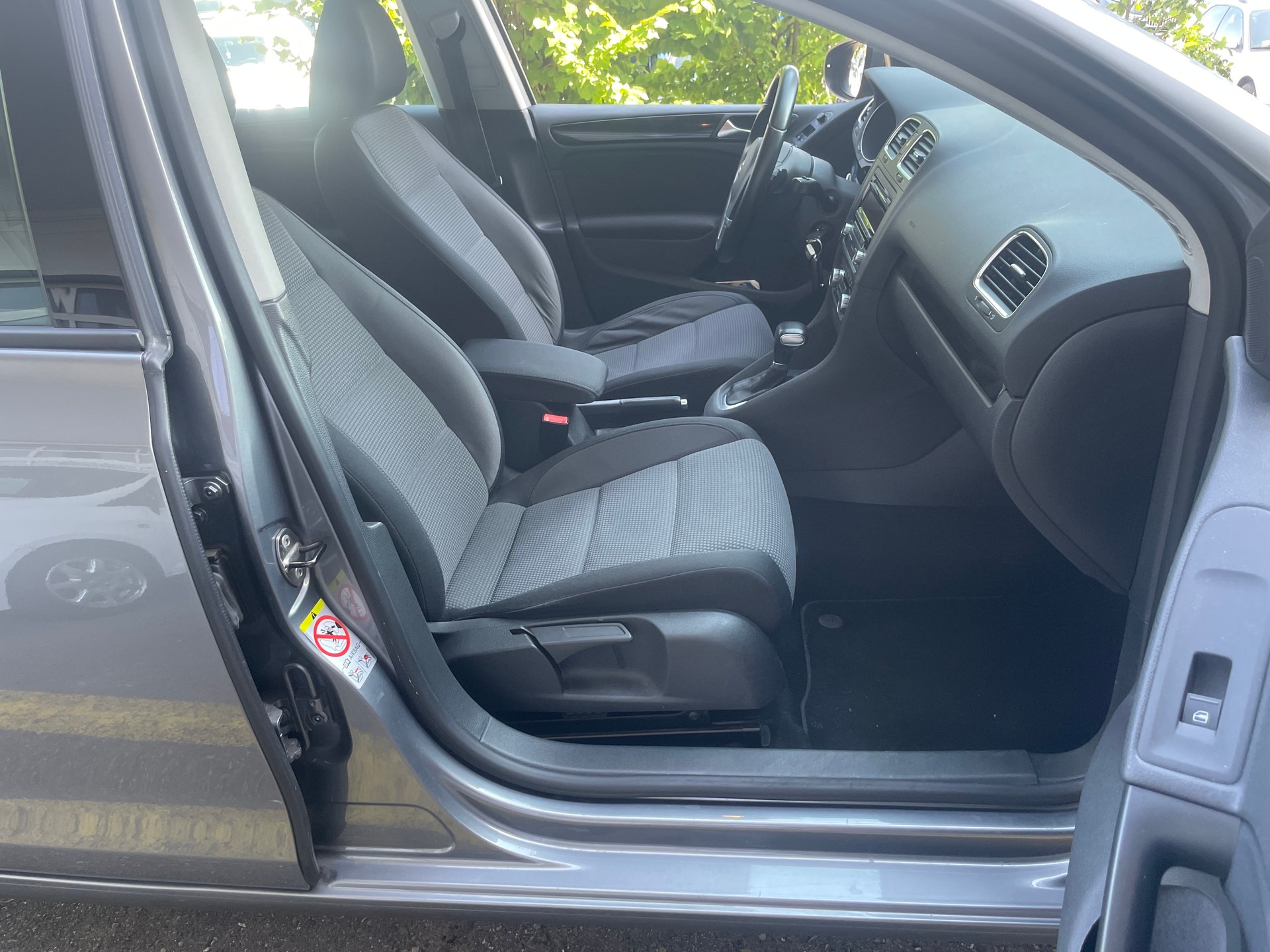 VW Golf 2.0 TDI Comfortline DSG-image-7