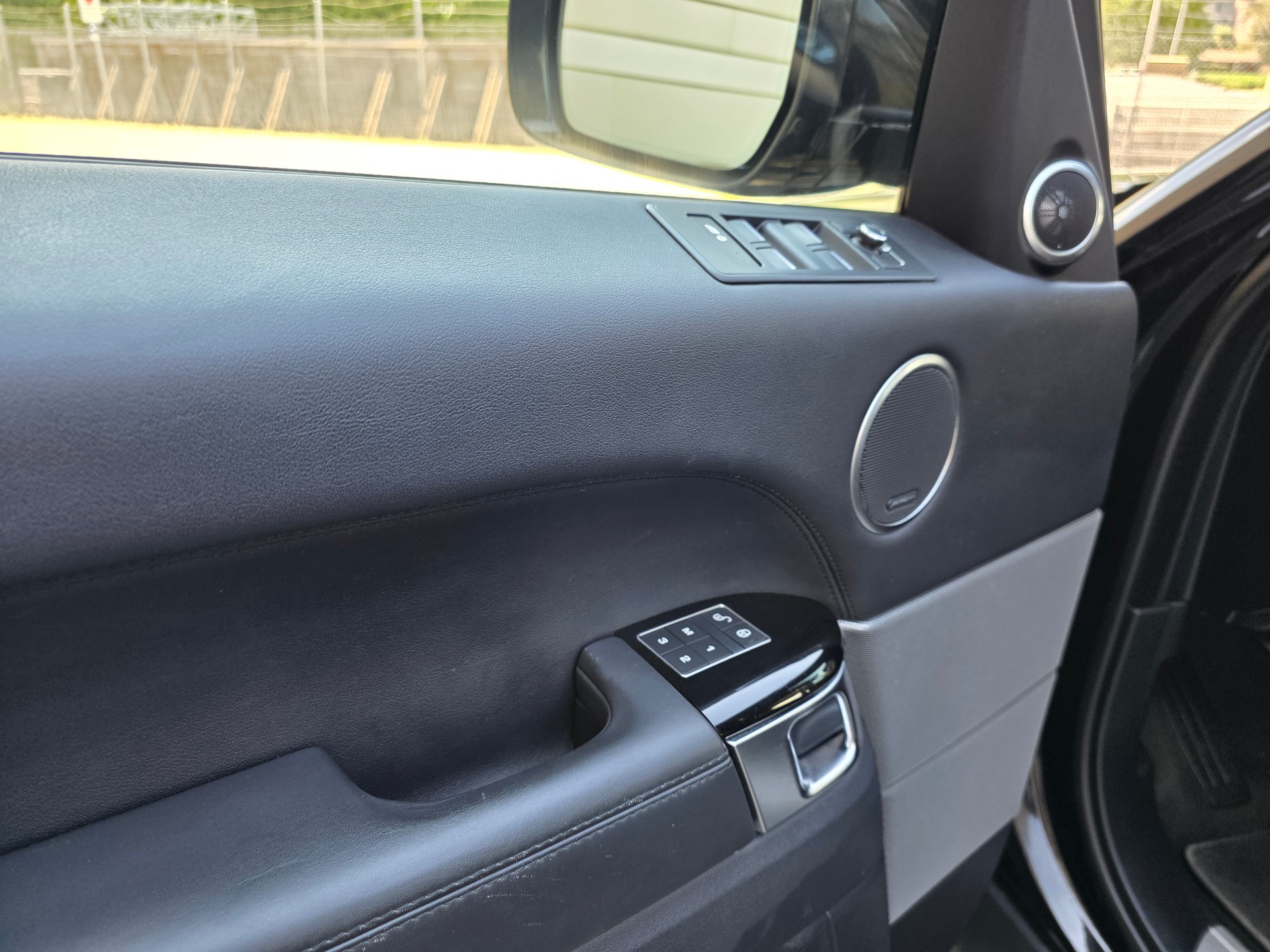 LAND ROVER Range Rover Sport 3.0 SDV6 HSE Dynamic Automatic-image-18