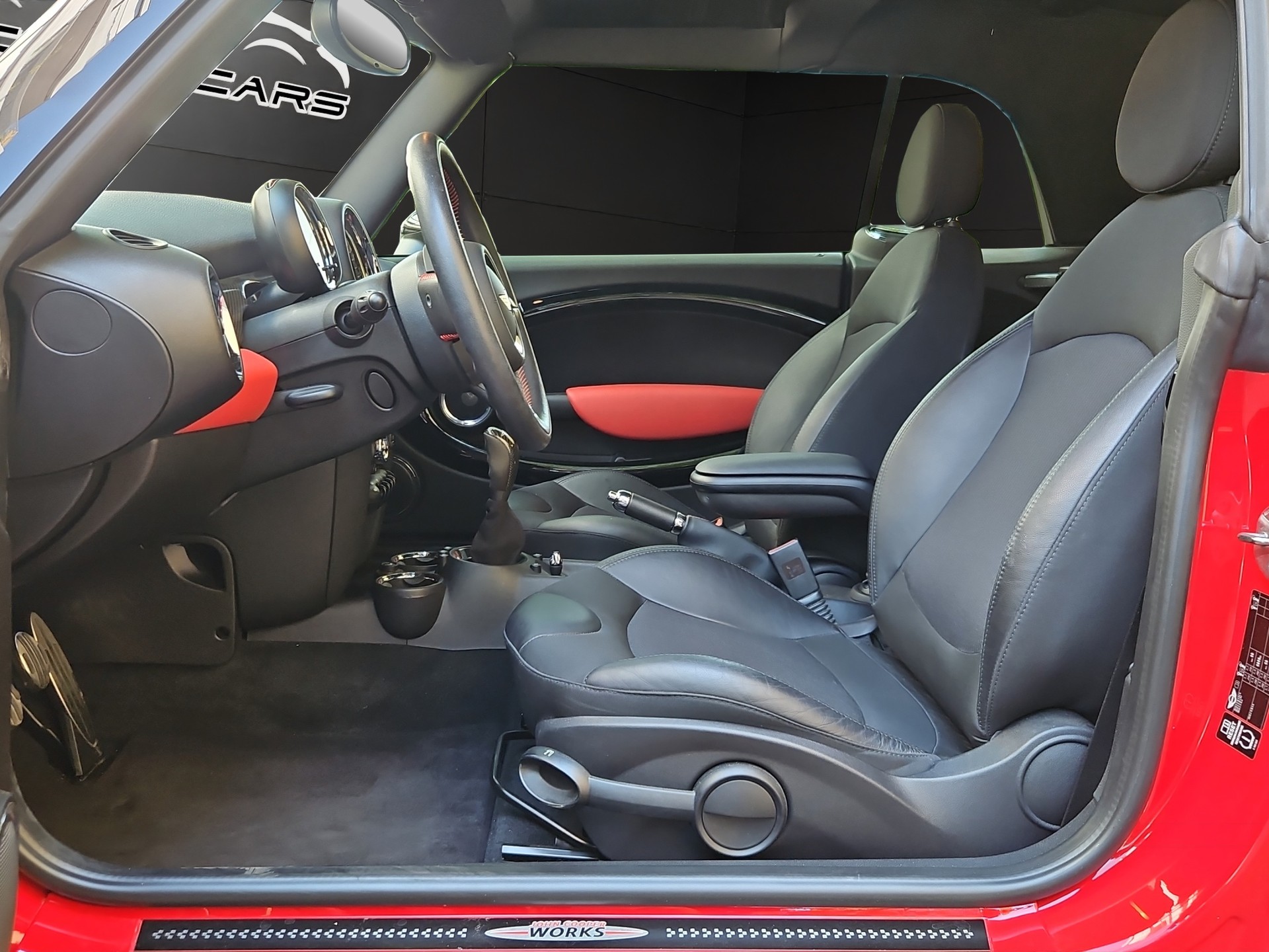 MINI Cooper John Cooper Works Cabriolet-image-19